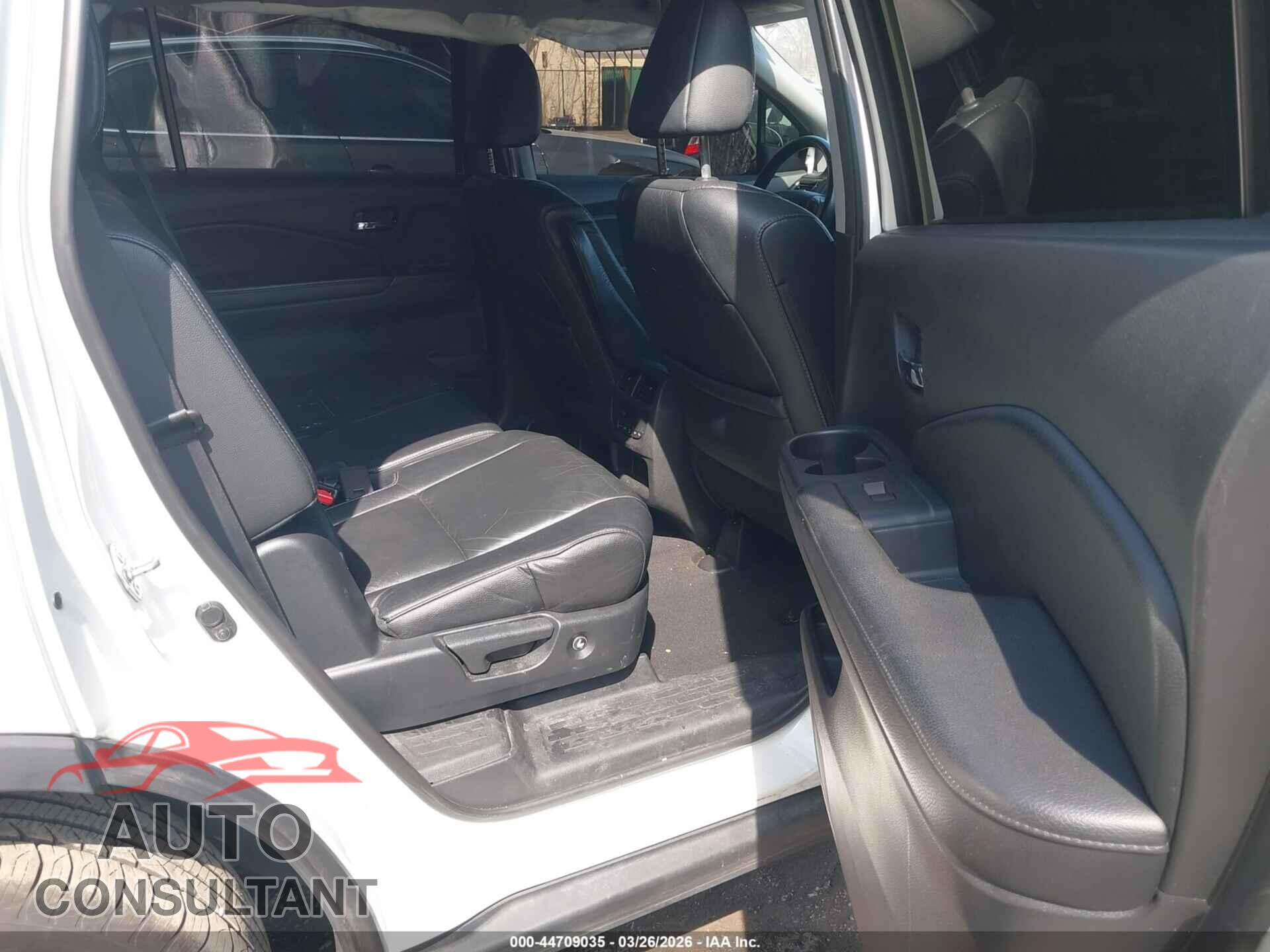HONDA PILOT 2017 - 5FNYF6H62HB094800