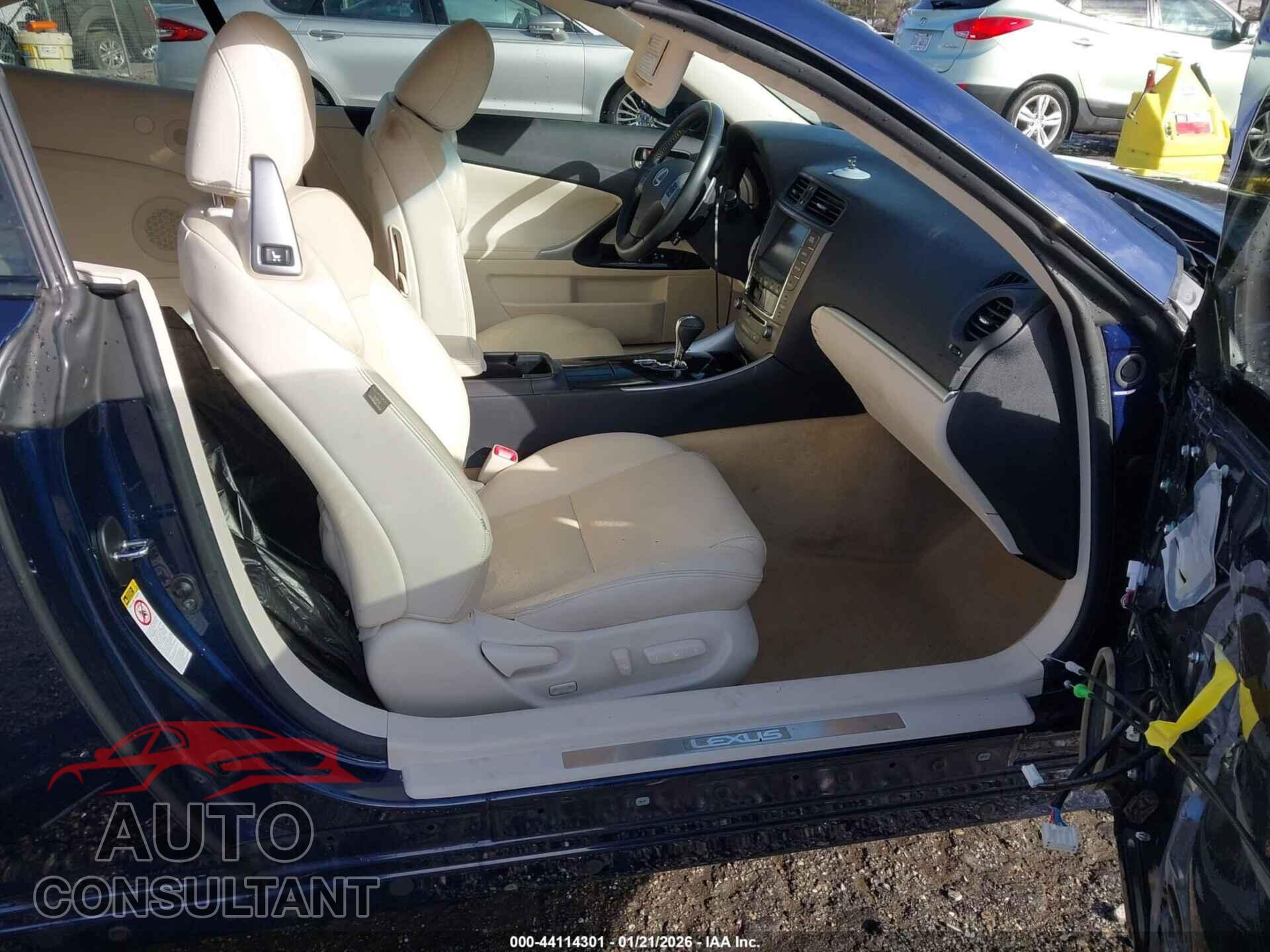 LEXUS IS 250C 2013 - JTHFF2C25D2528546