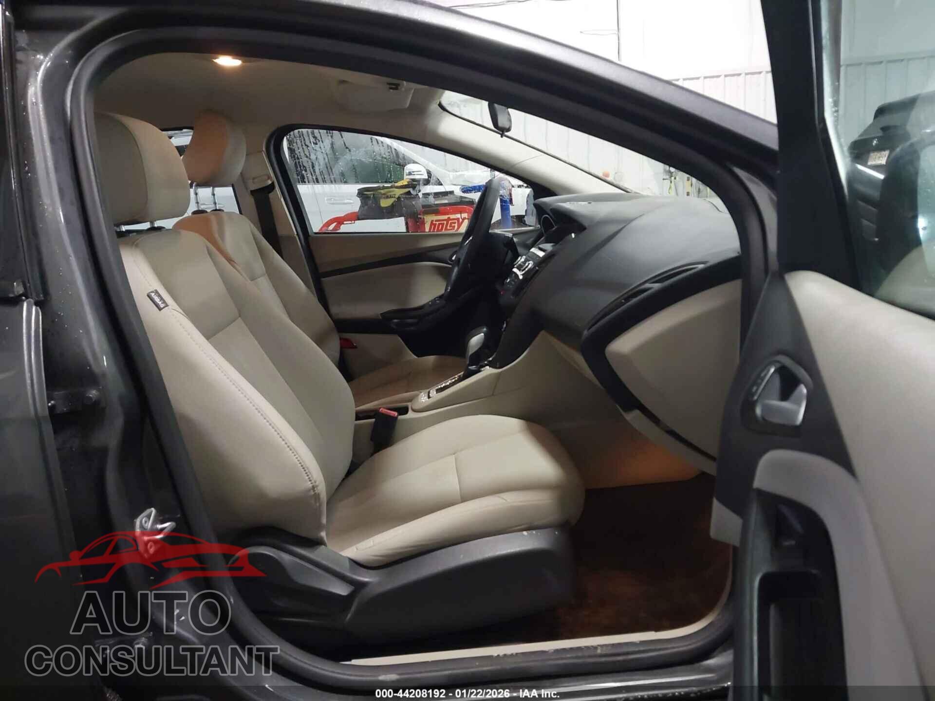 FORD FOCUS 2017 - 1FADP3F25HL229877
