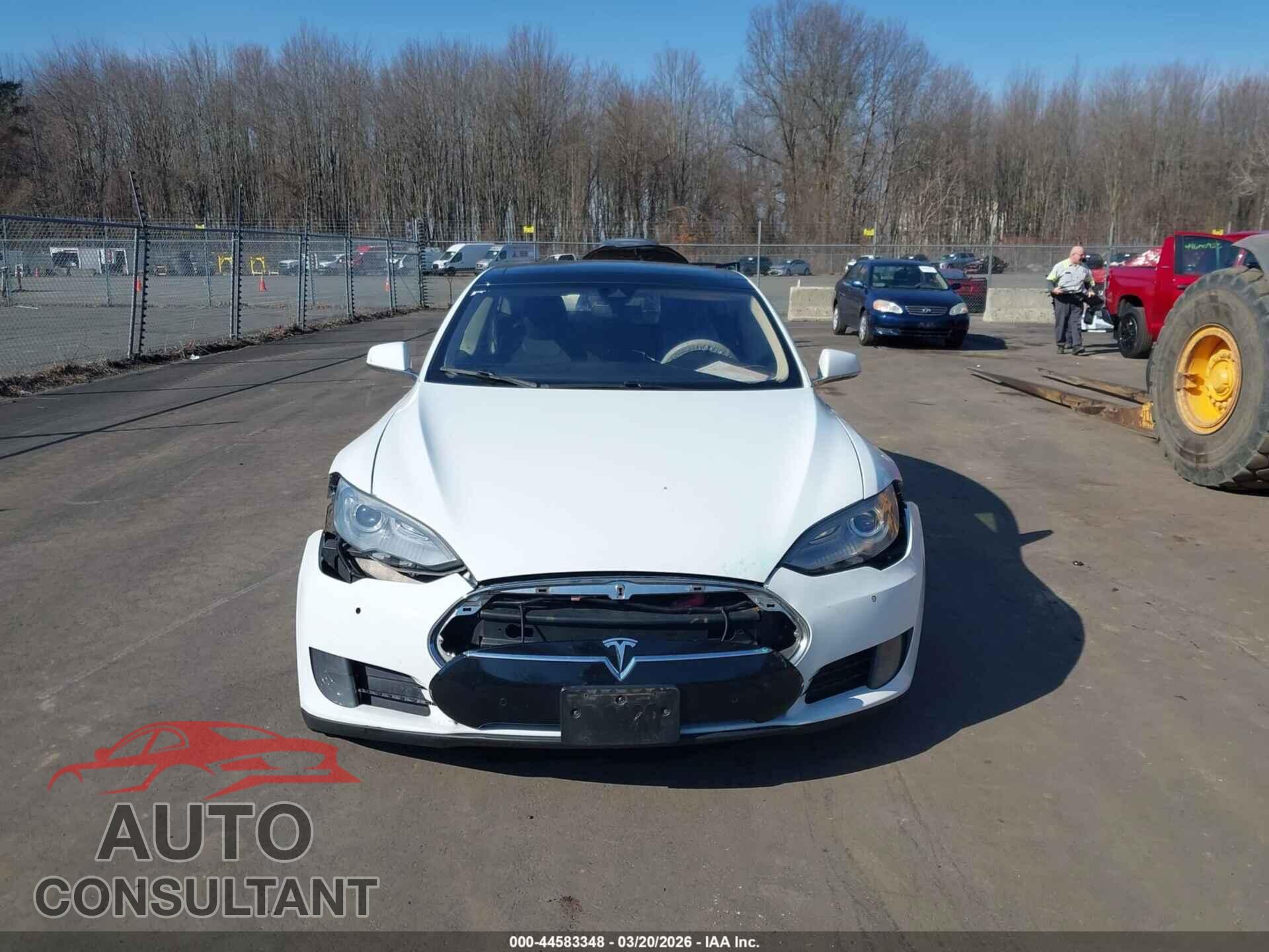 TESLA MODEL S 2015 - 5YJSA1S28FF090857