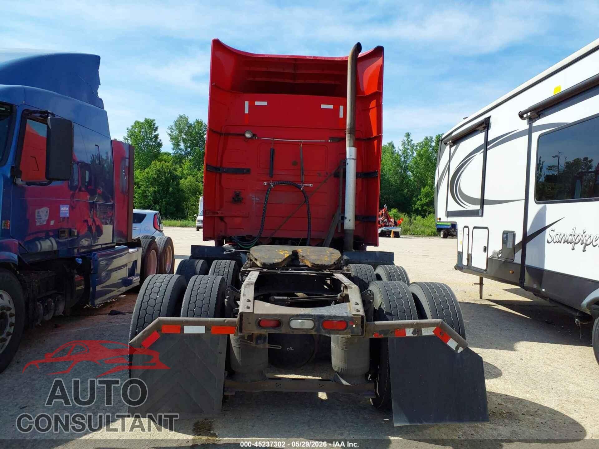 VOLVO VN 2009 - 4V4NC9TH09N264178