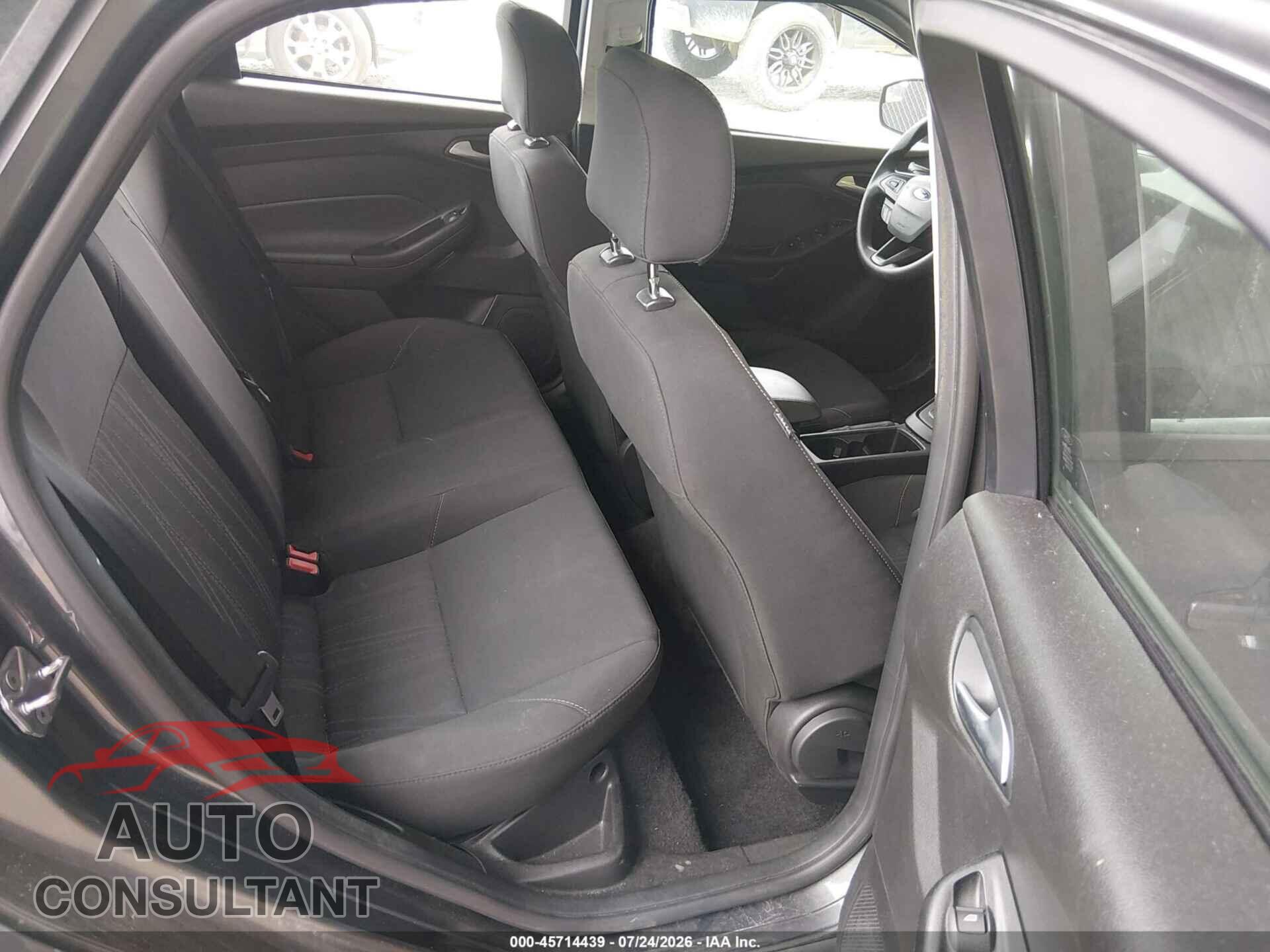 FORD FOCUS 2017 - 1FADP3F22HL304793