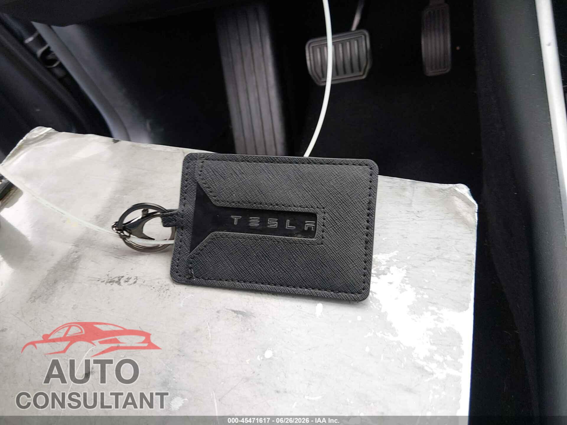 TESLA MODEL 3 2019 - 5YJ3E1EB0KF497828