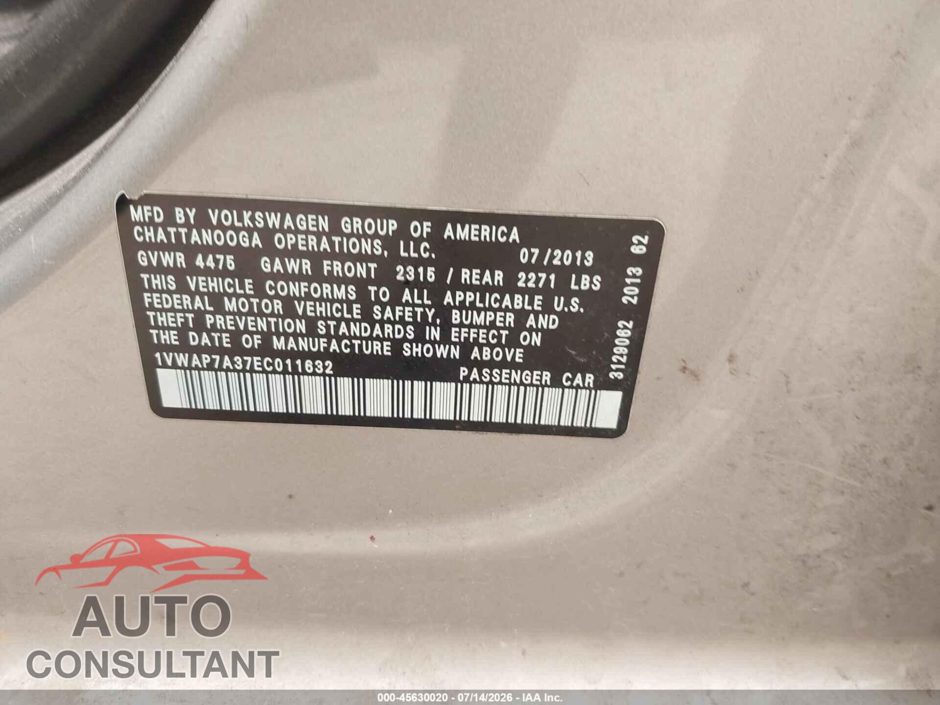 VOLKSWAGEN PASSAT 2014 - 1VWAP7A37EC011632