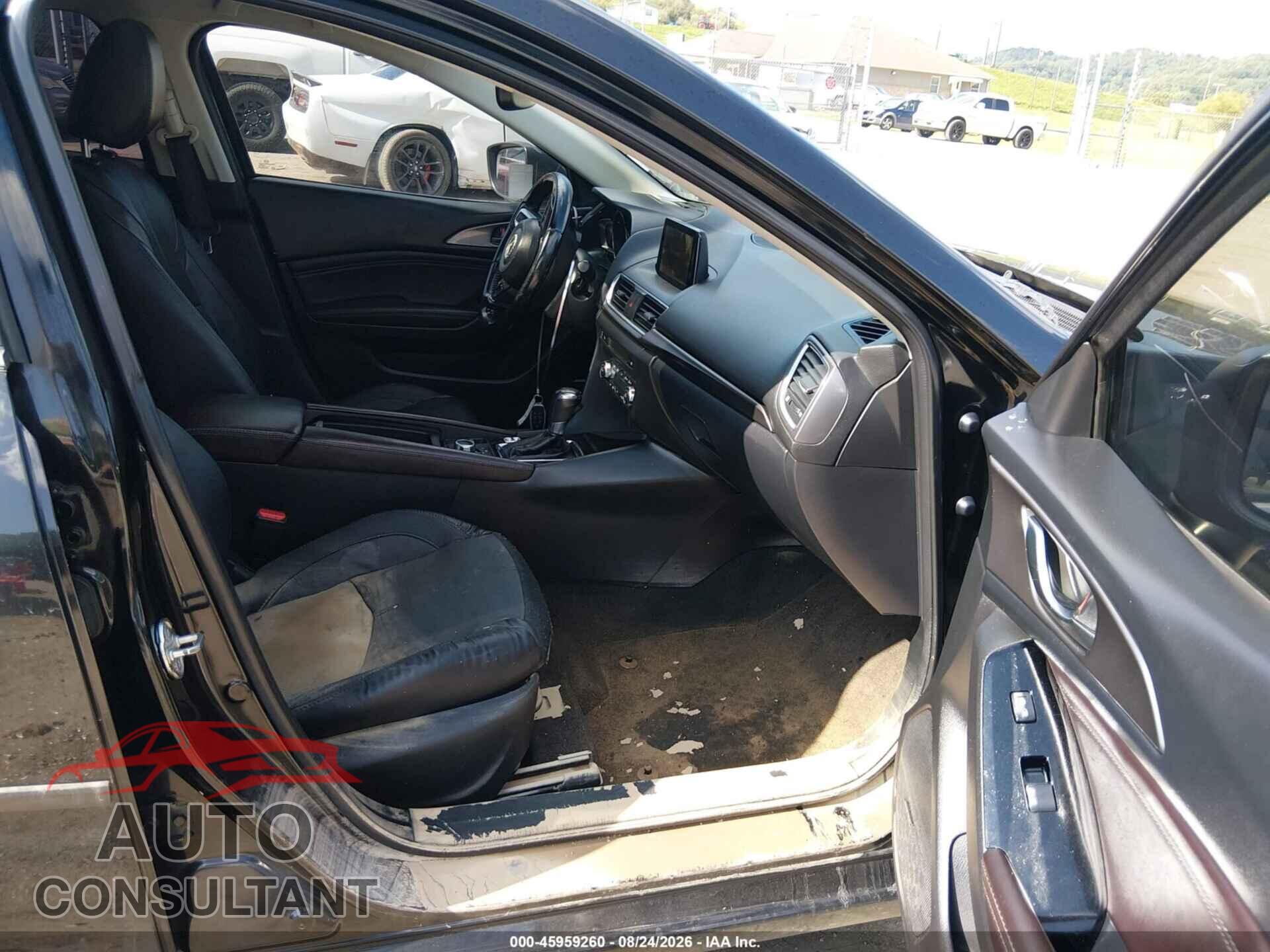 MAZDA MAZDA3 2017 - 3MZBN1W32HM128764