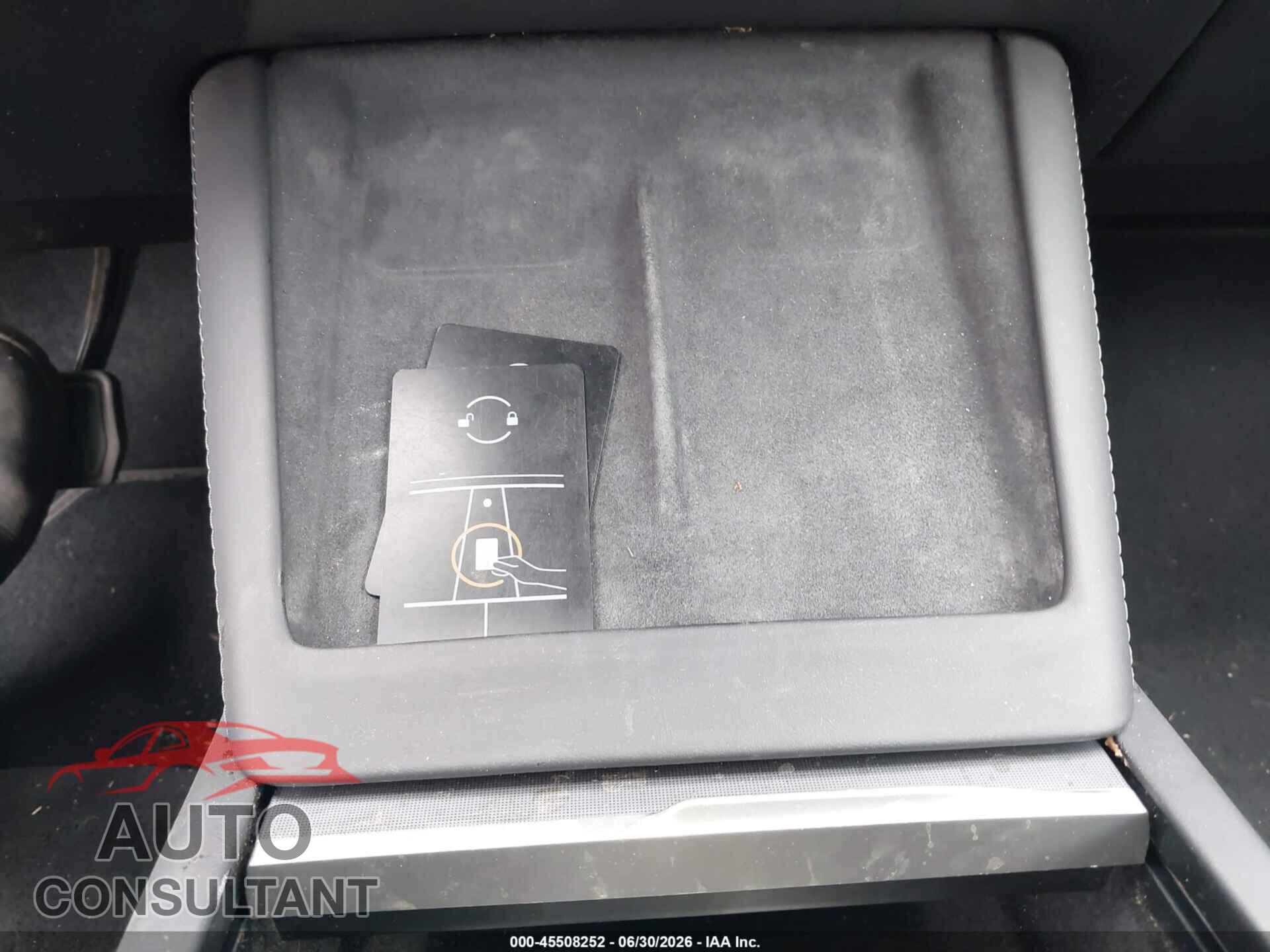TESLA MODEL 3 2024 - 5YJ3E1EB2RF735494