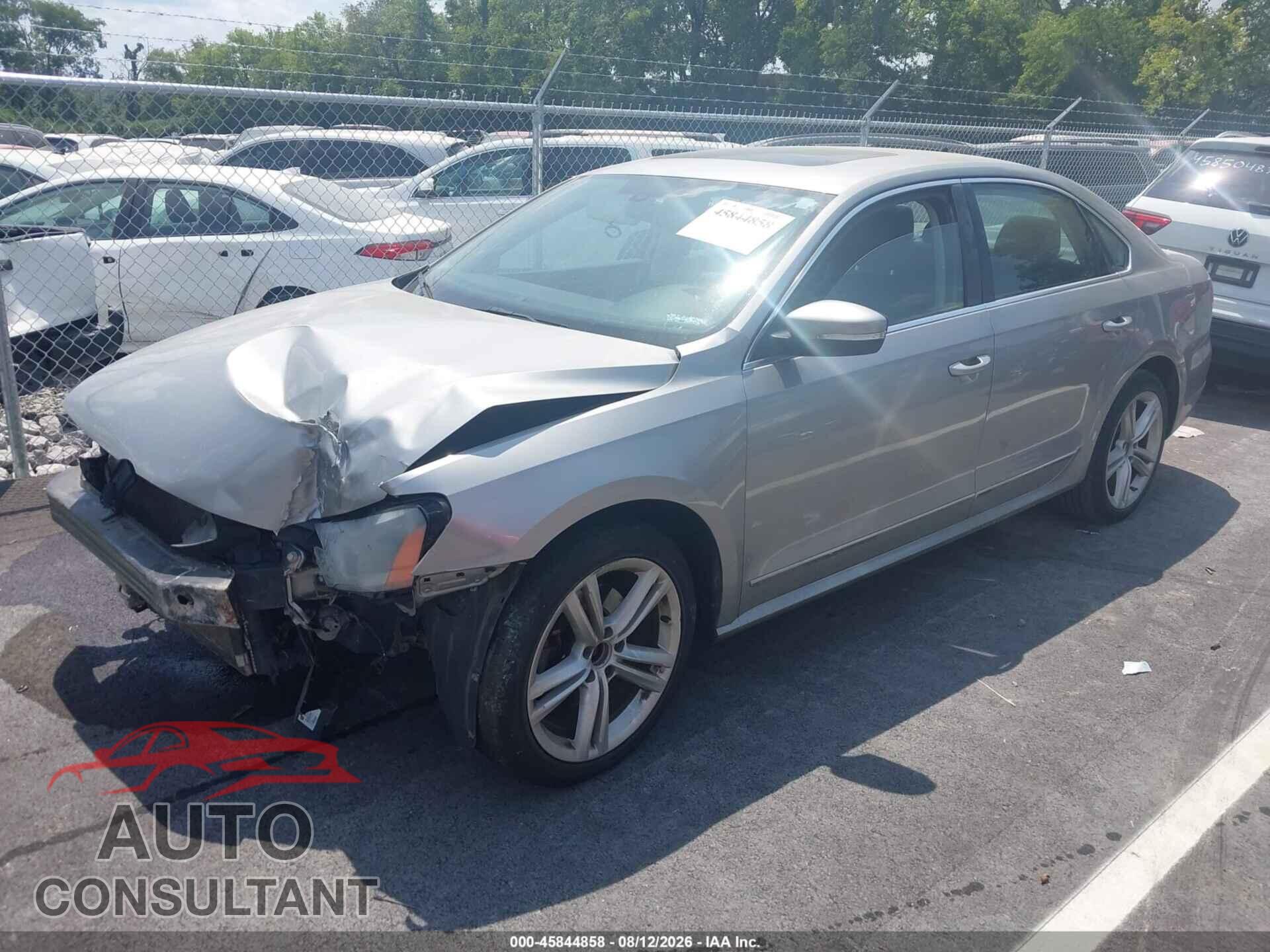 VOLKSWAGEN PASSAT 2013 - 1VWCM7A35DC056746