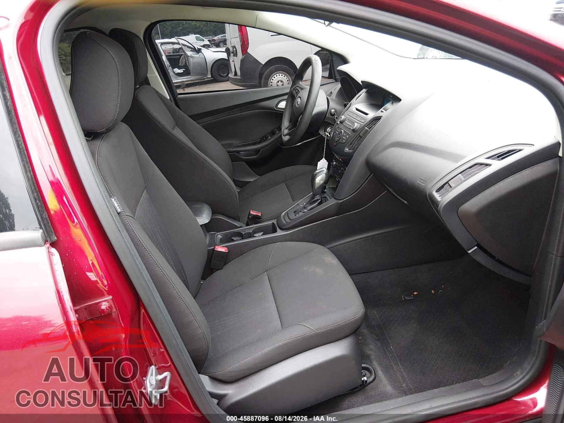 FORD FOCUS 2015 - 1FADP3K26FL237554