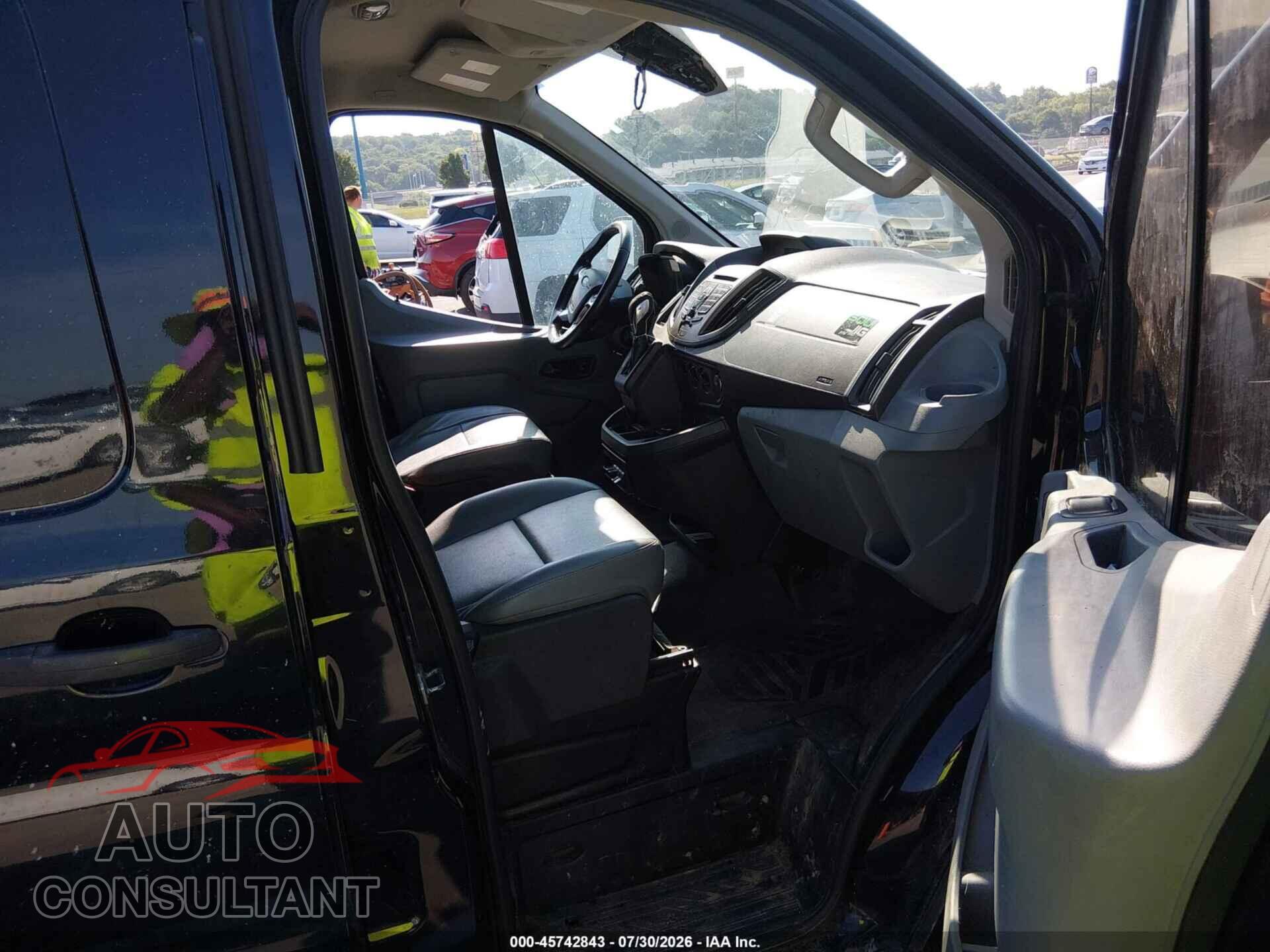 FORD TRANSIT-150 2017 - 1FTYE1YM9HKA53376
