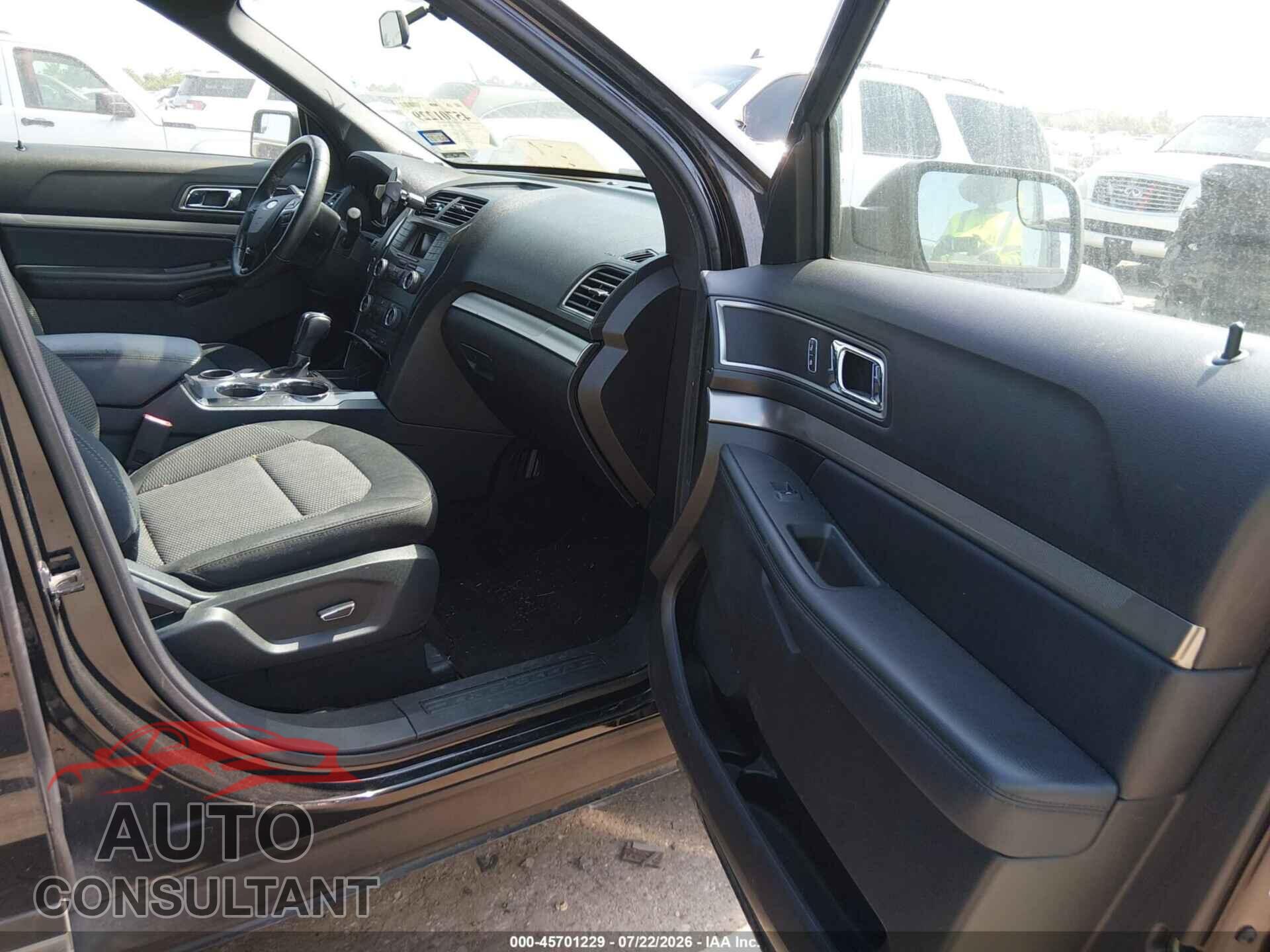 FORD EXPLORER 2018 - 1FM5K7D80JGB30535