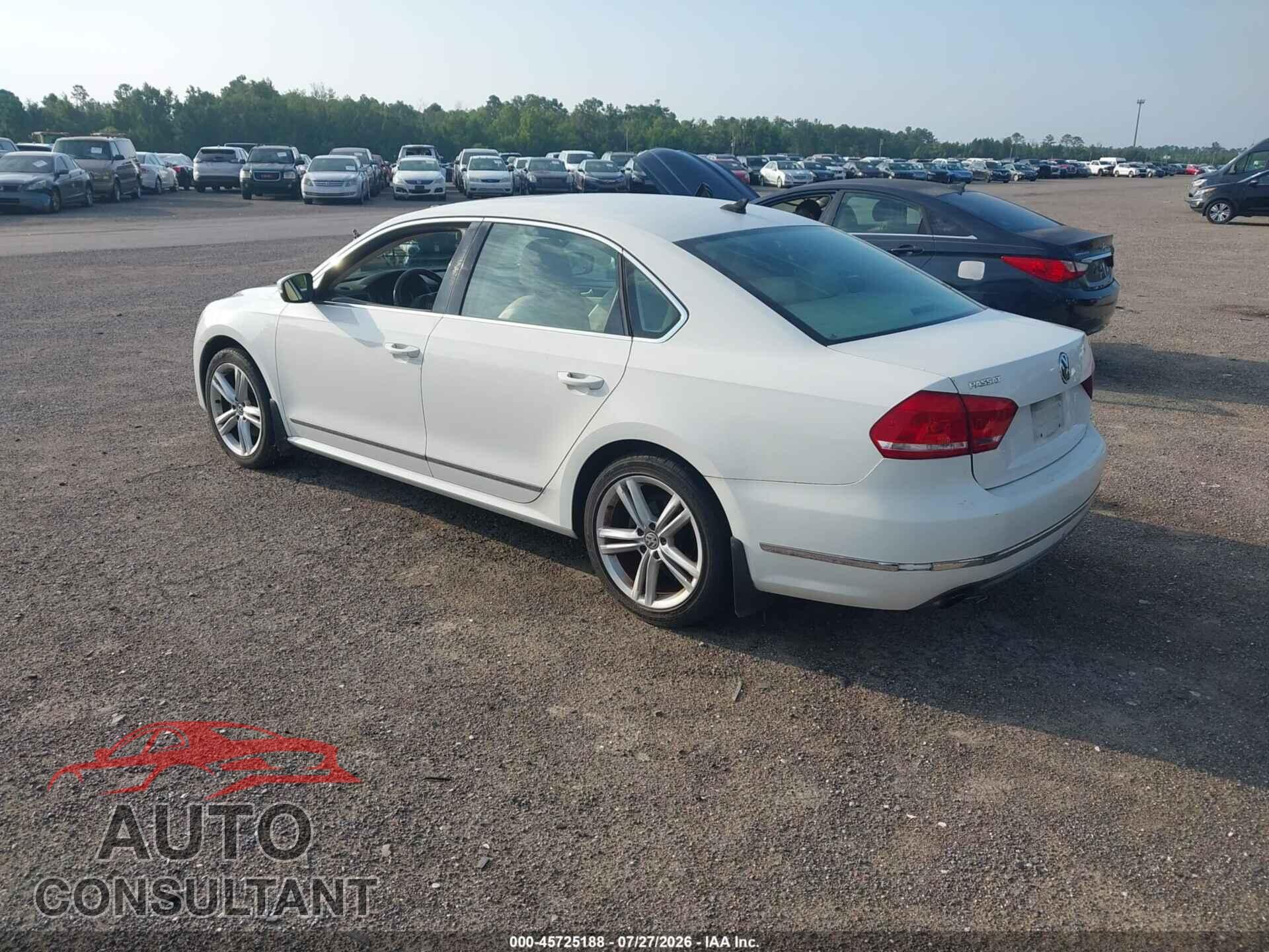 VOLKSWAGEN PASSAT 2015 - 1VWCT7A33FC053401