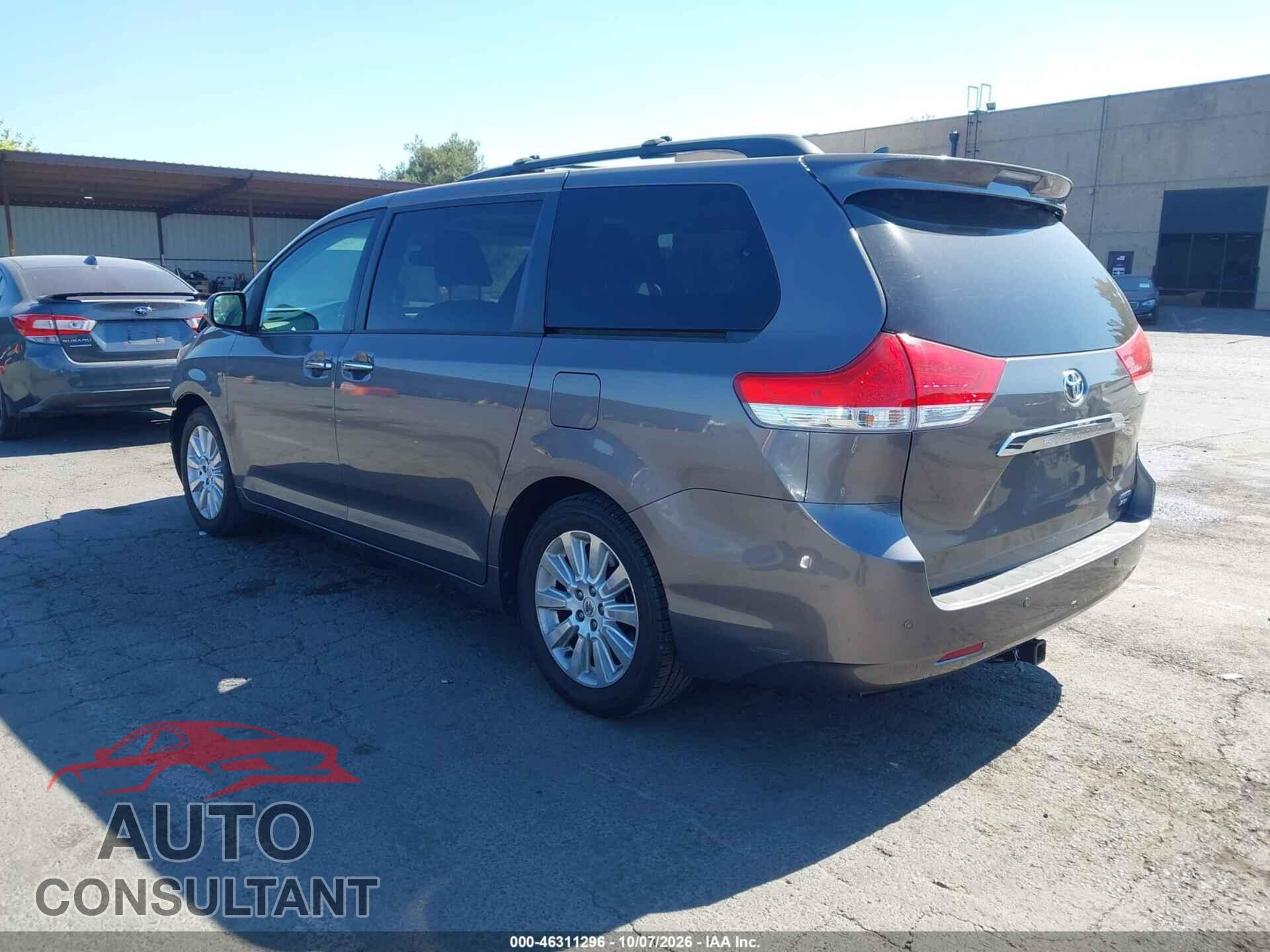 TOYOTA SIENNA 2013 - 5TDDK3DC8DS059978
