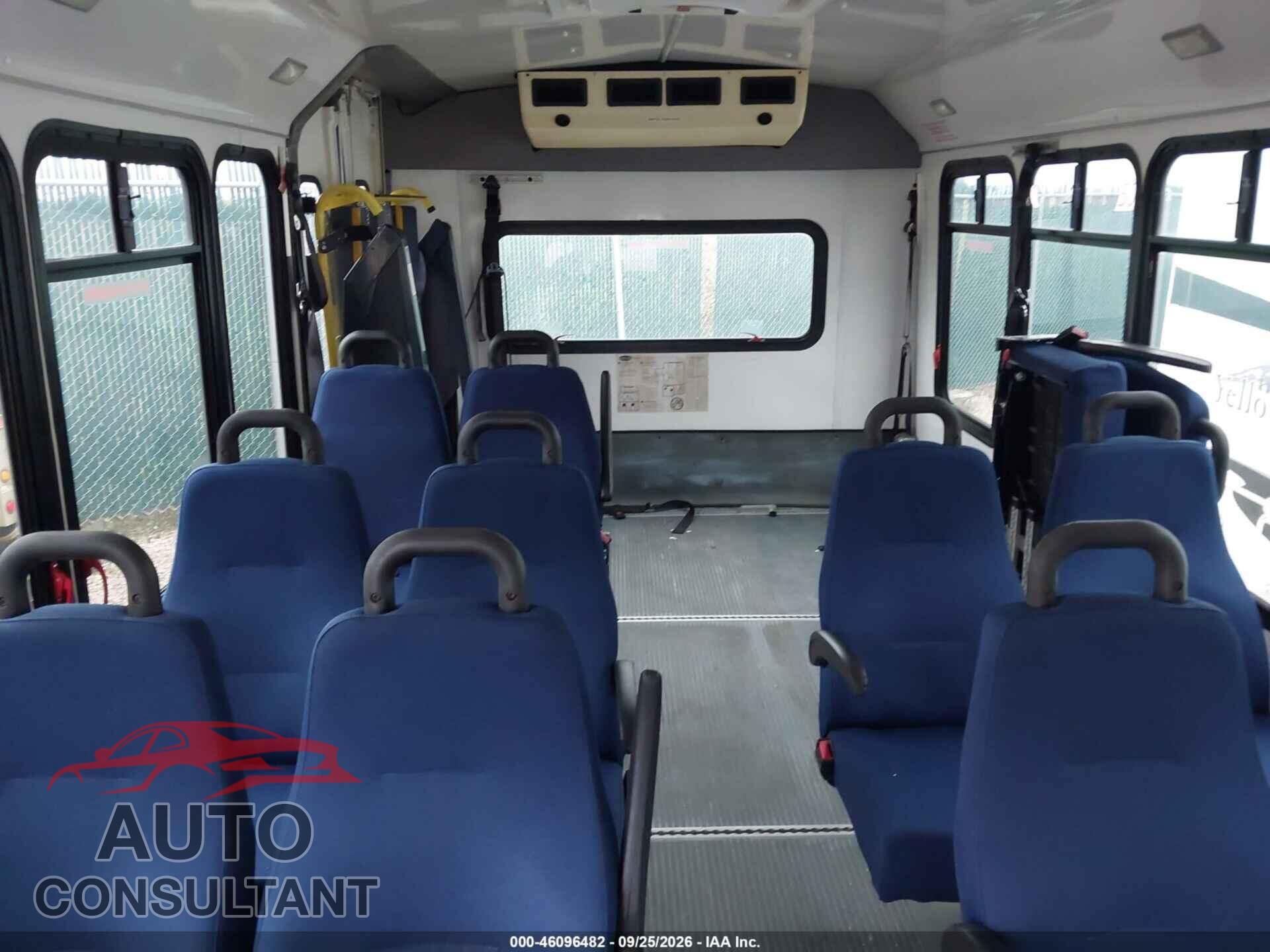 FORD E-450 CUTAWAY 2010 - 1FDFE4FS7ADB00372