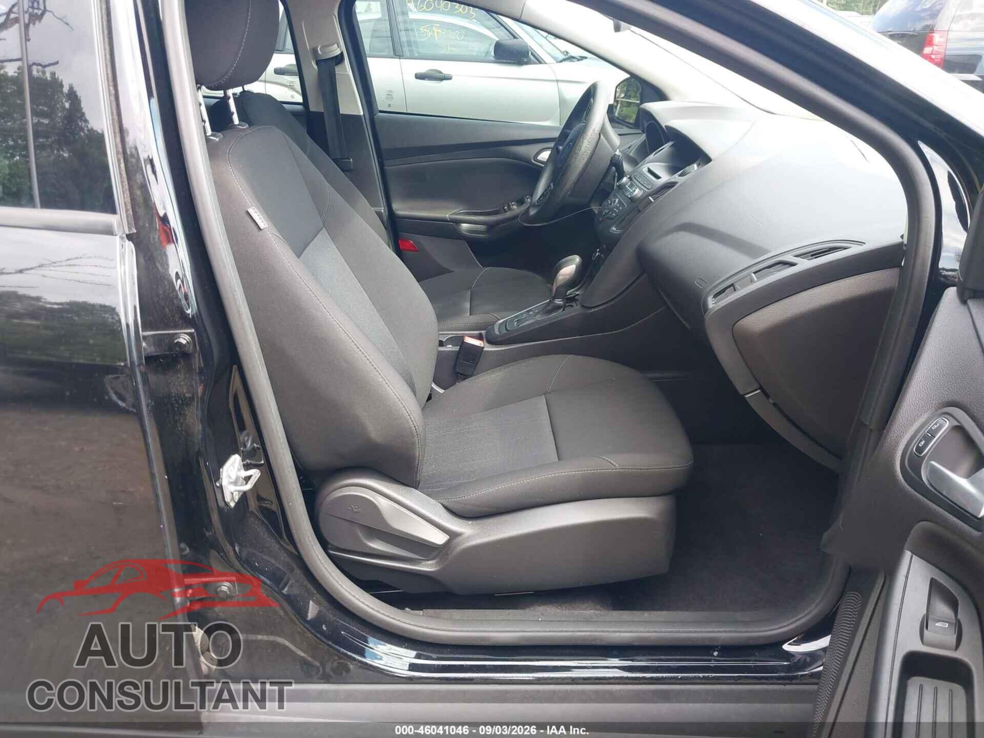 FORD FOCUS 2017 - 1FADP3F27HL321993