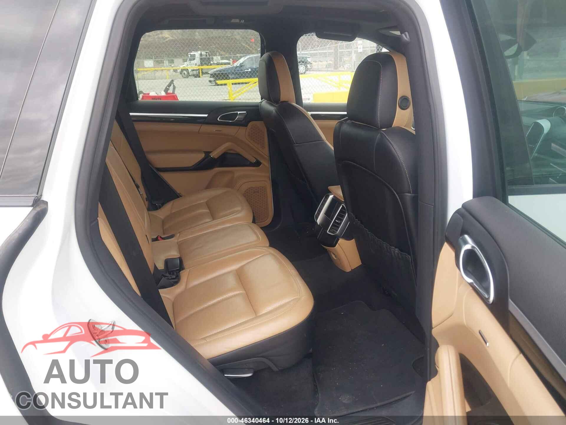PORSCHE CAYENNE 2016 - WP1AA2A29GKA37526