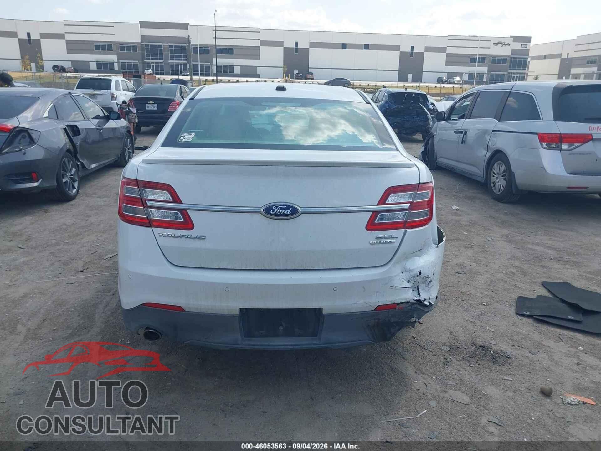 FORD TAURUS 2013 - 1FAHP2E82DG221000