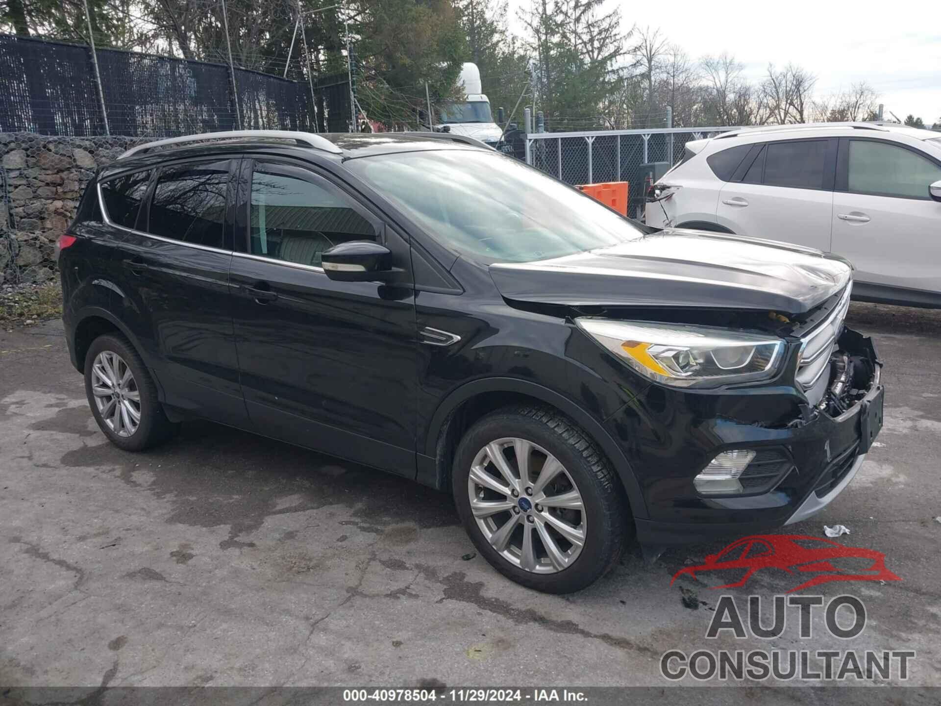 FORD ESCAPE 2017 - 1FMCU9JD9HUC83411