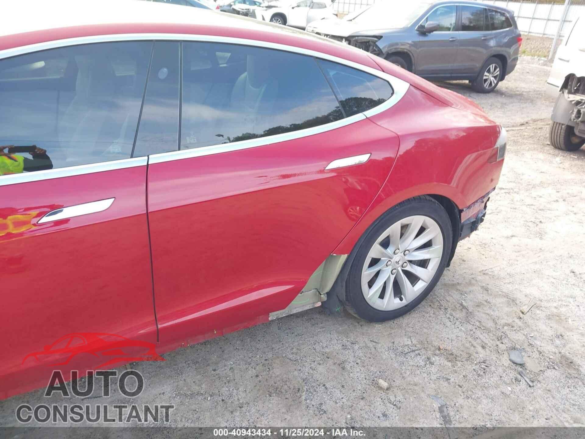 TESLA MODEL S 2017 - 5YJSA1E23HF224575