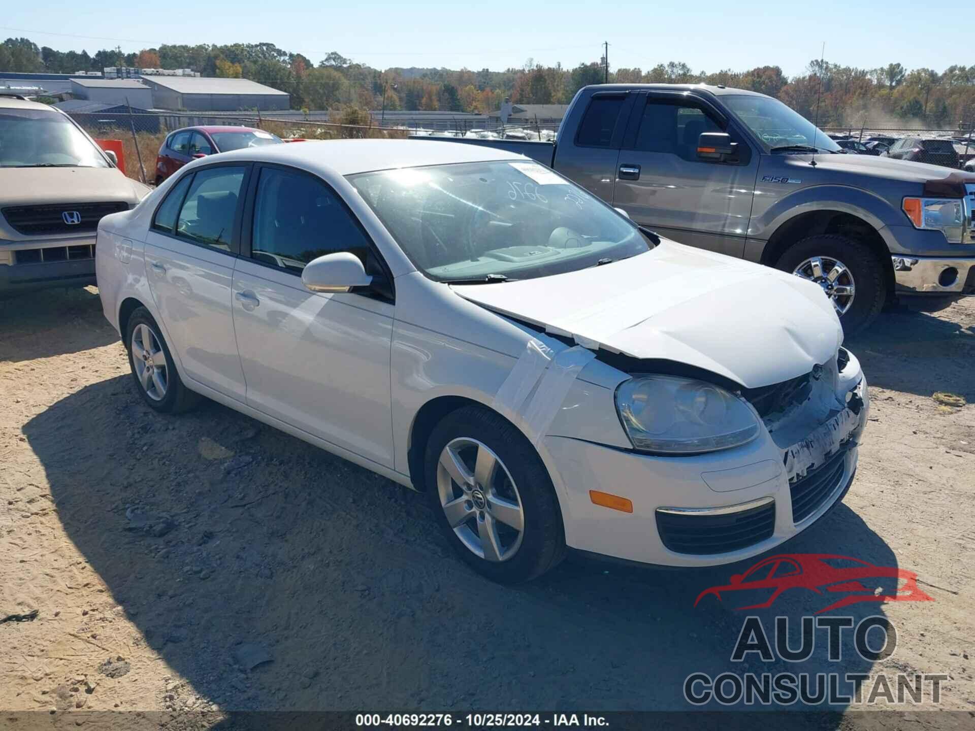 VOLKSWAGEN JETTA 2009 - 3VWJM71K19M053346