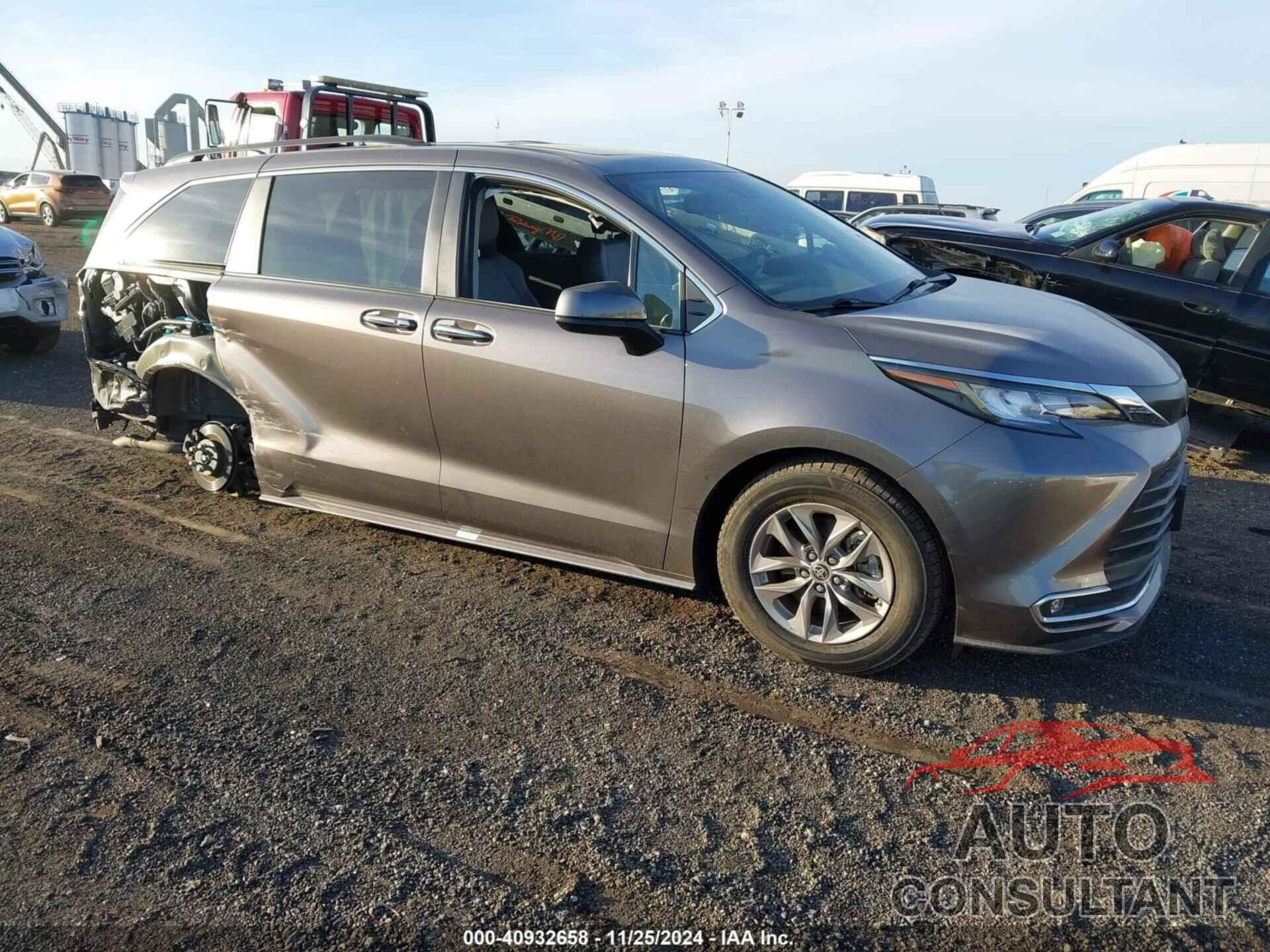 TOYOTA SIENNA 2022 - 5TDYSKFC2NS059016