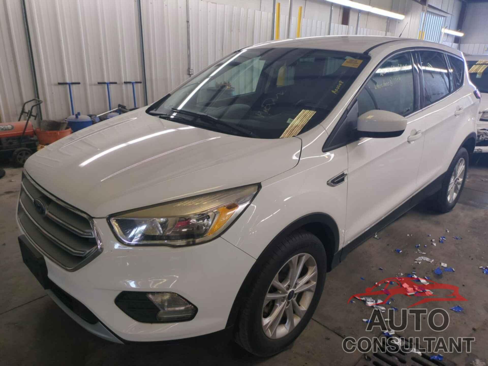 FORD ESCAPE 2017 - 1FMCU9GD4HUD78689