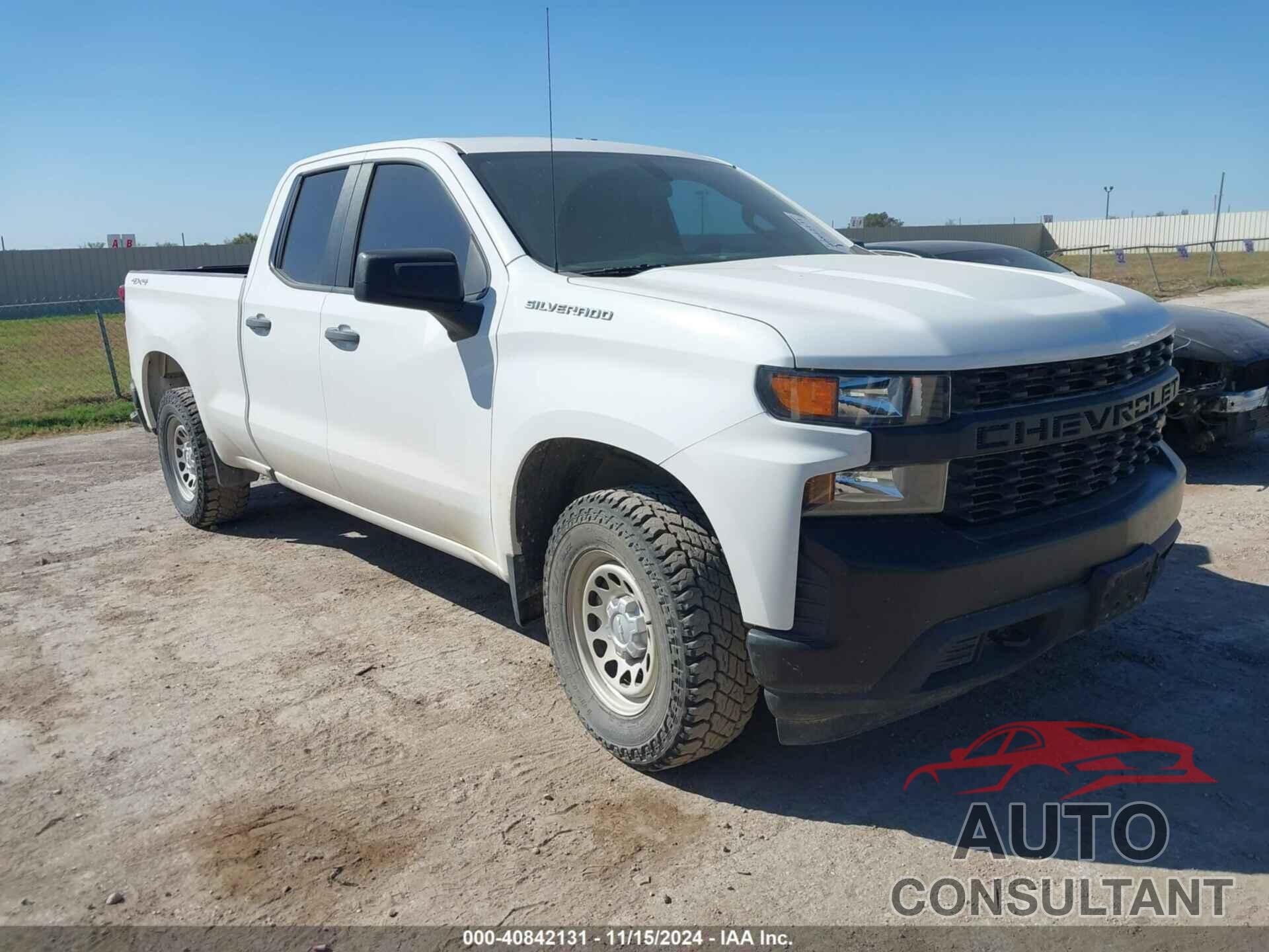 CHEVROLET SILVERADO 1500 2021 - 1GCRYAEH2MZ384997