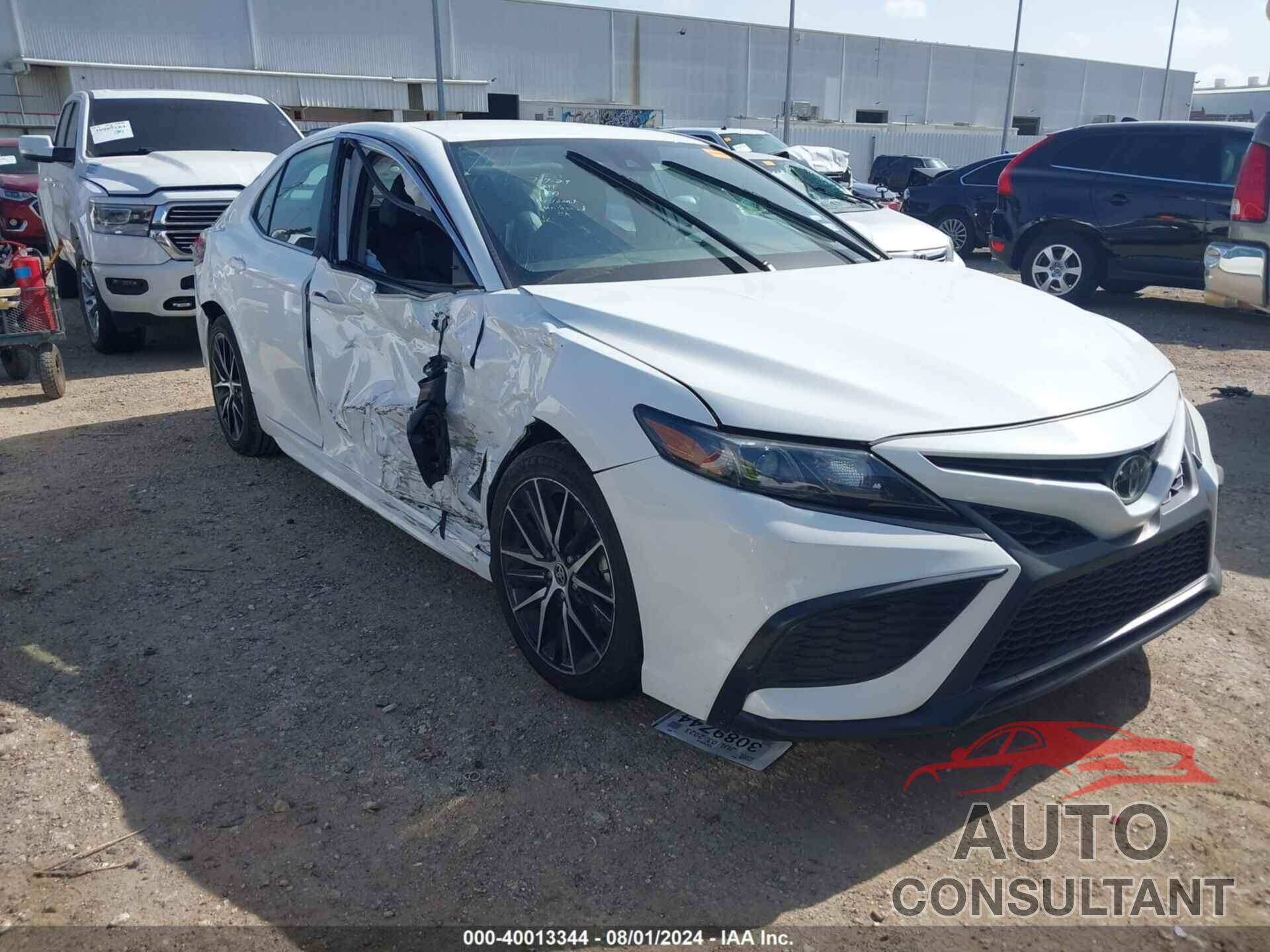TOYOTA CAMRY 2022 - 4T1G11AK1NU717536