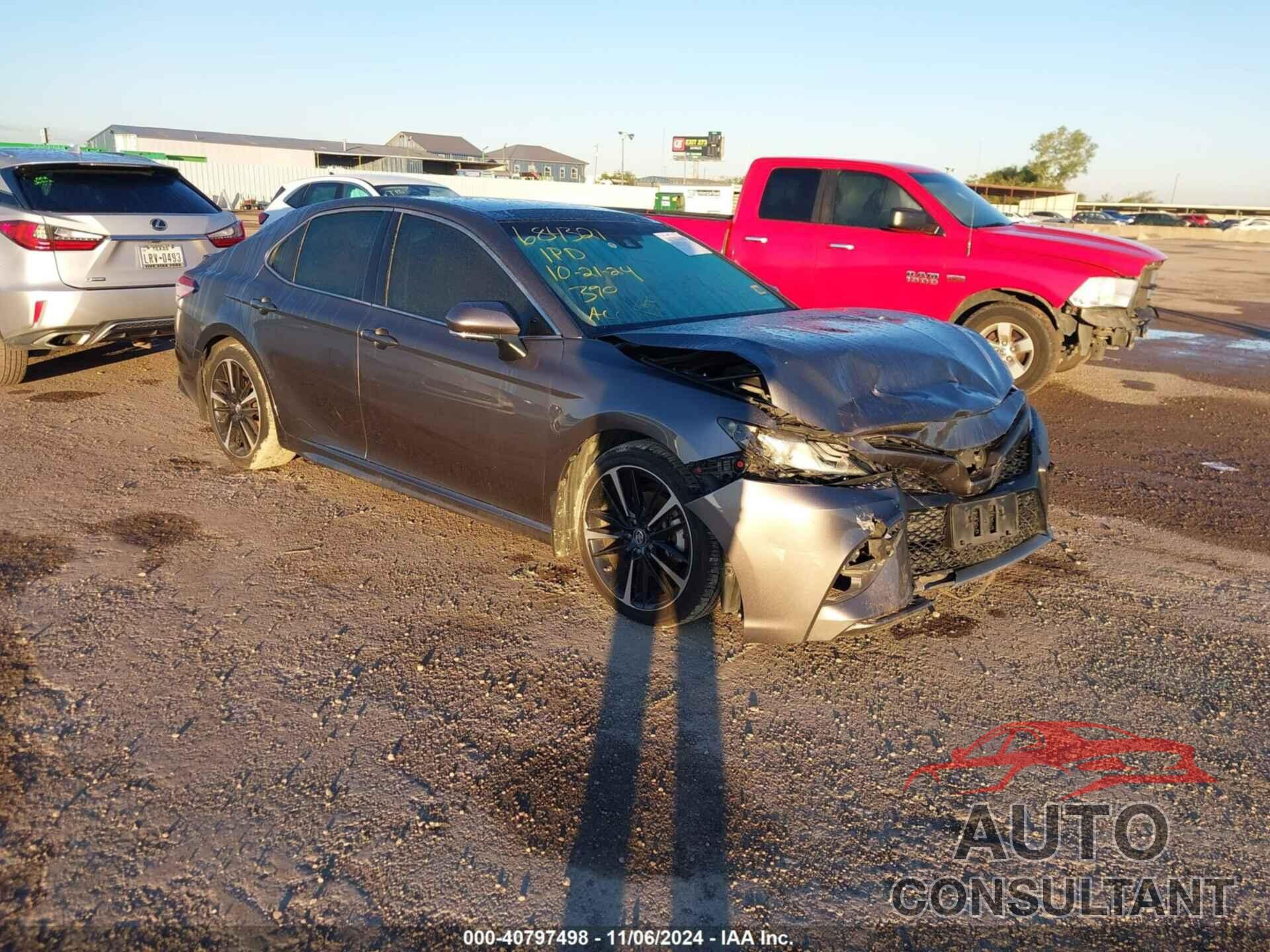 TOYOTA CAMRY 2018 - 4T1B61HK8JU016679