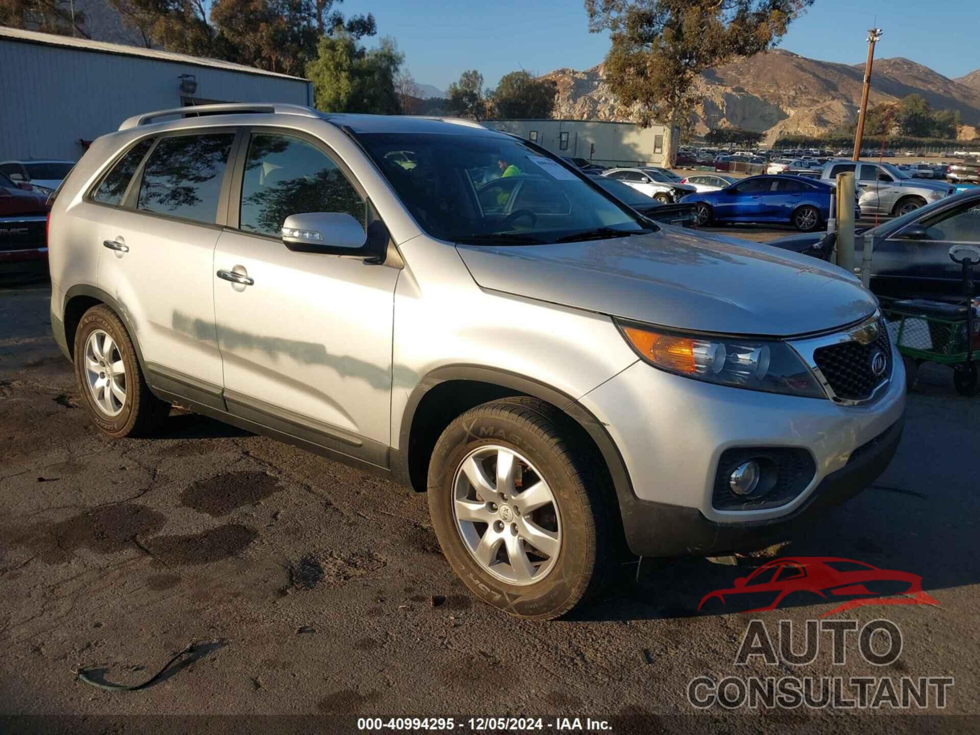 KIA SORENTO 2013 - 5XYKTDA22DG415070