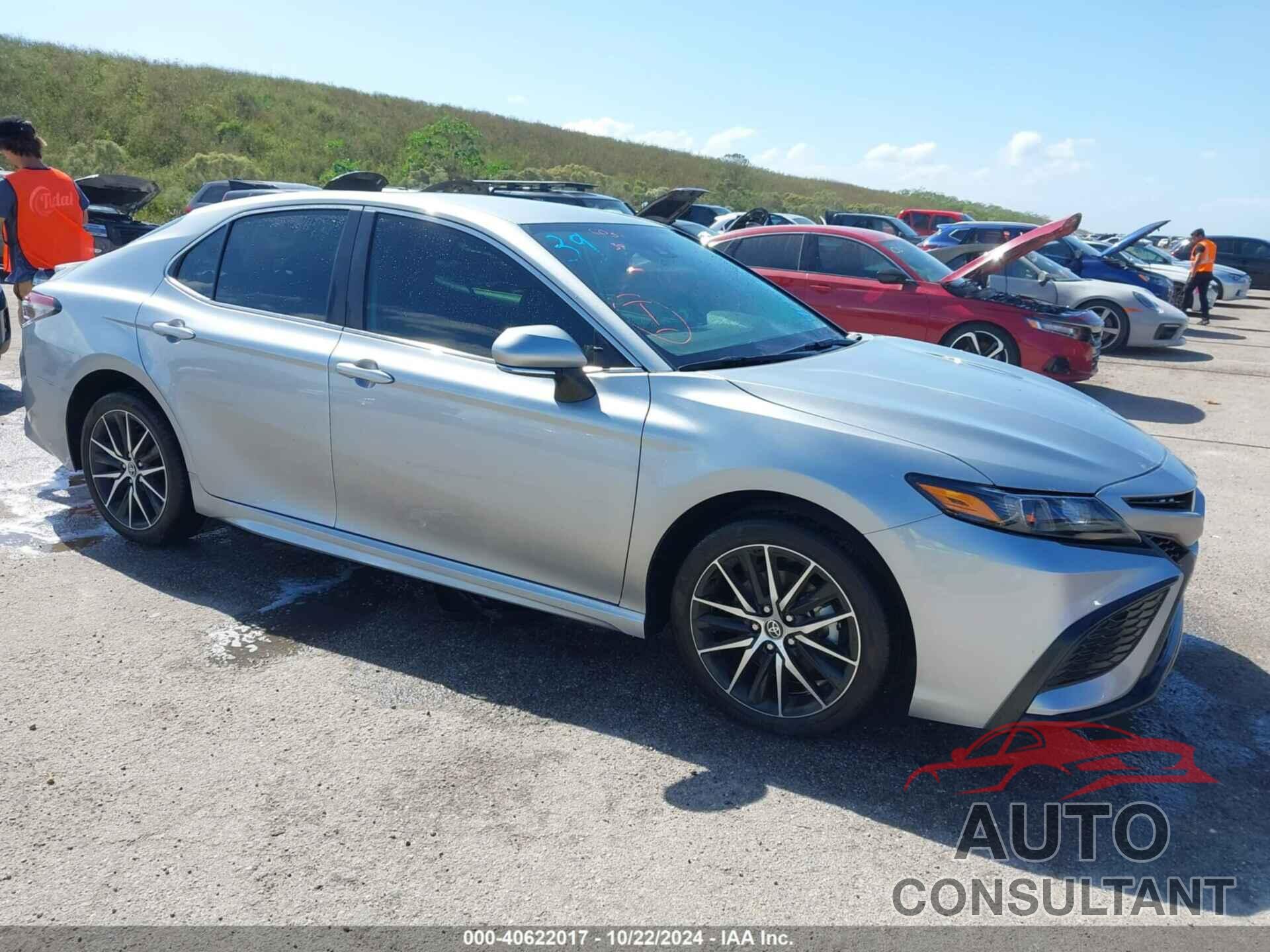 TOYOTA CAMRY 2023 - 4T1G11AK2PU741170