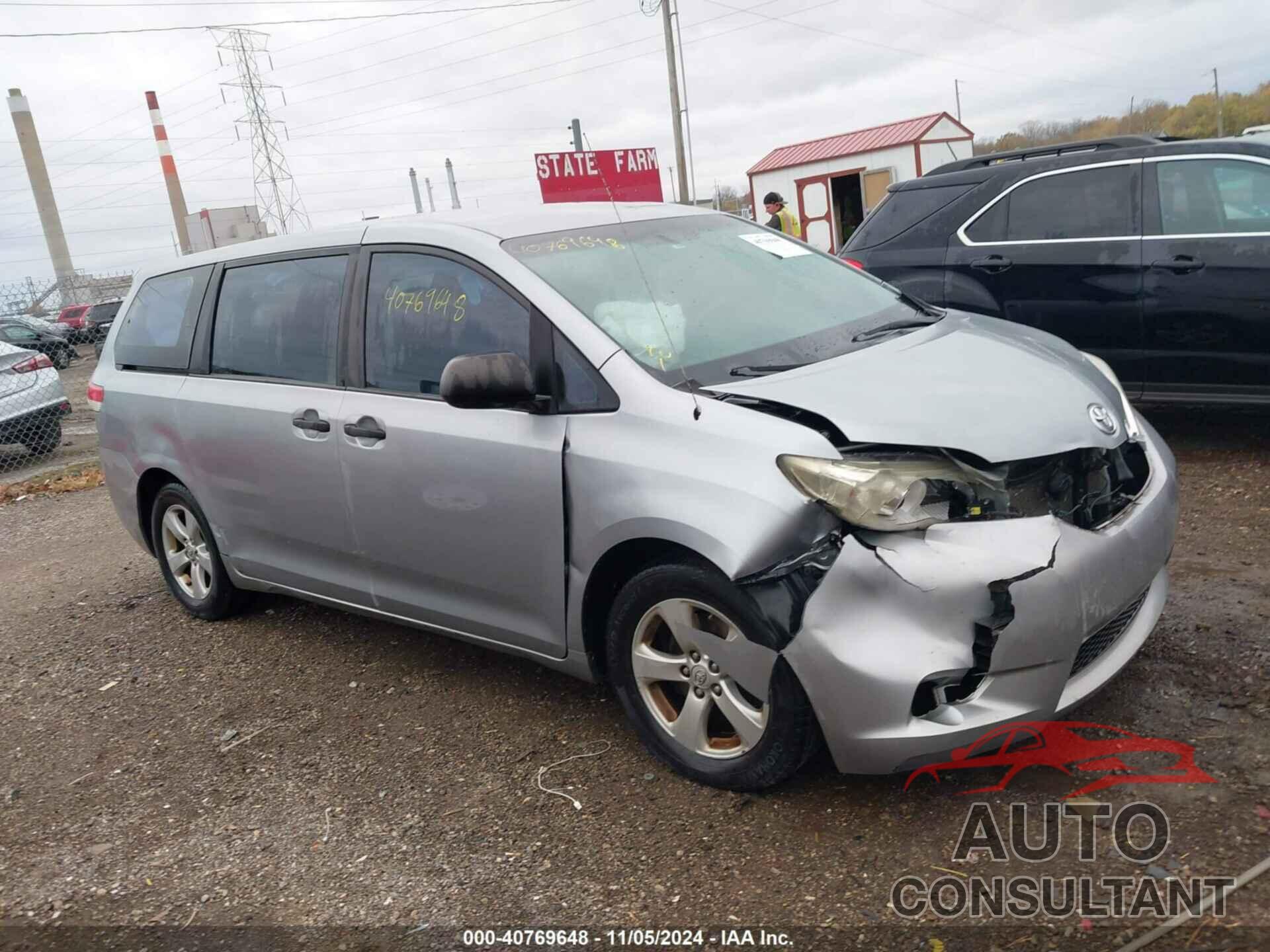 TOYOTA SIENNA 2011 - 5TDZK3DC9BS075481