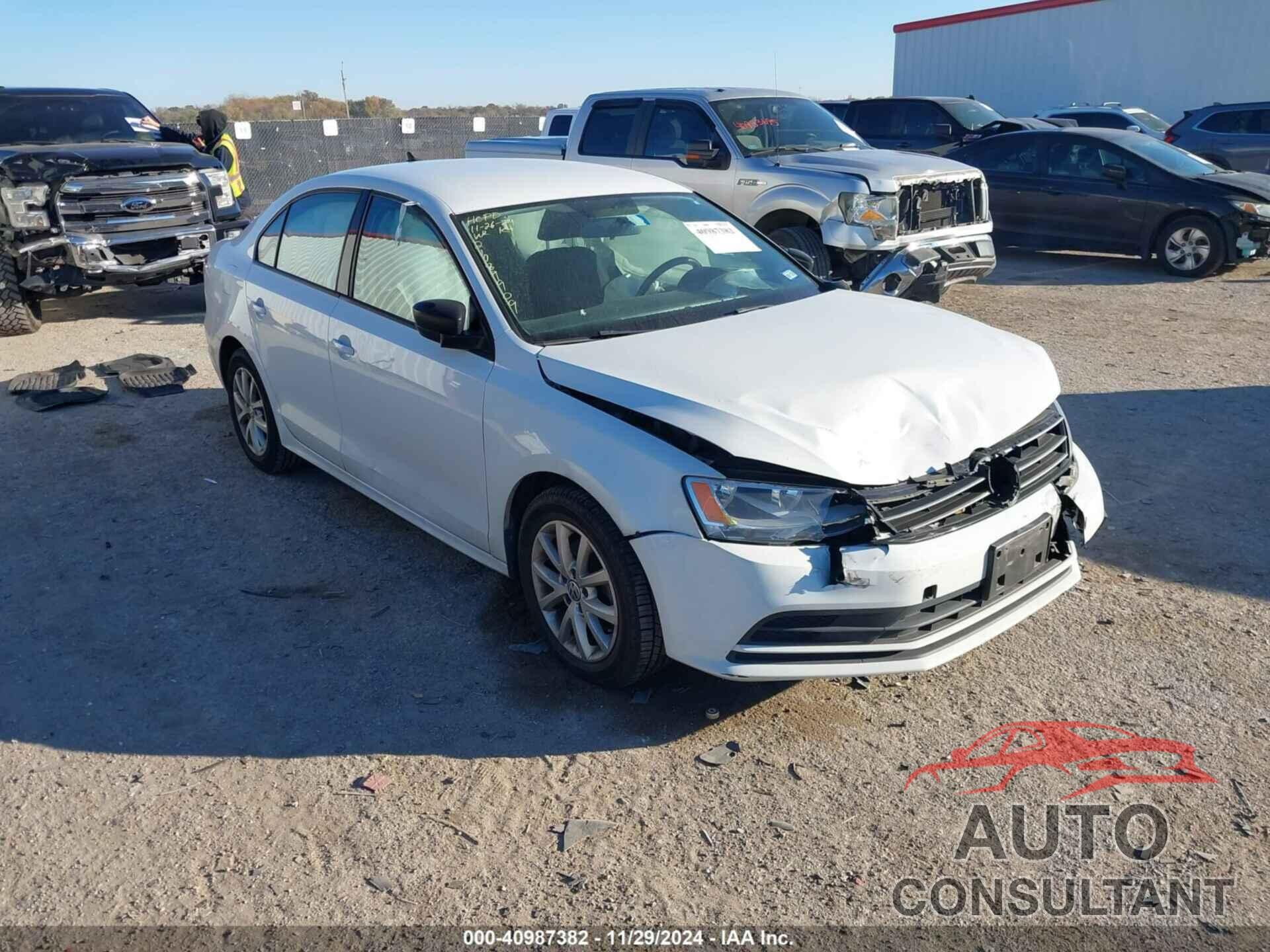 VOLKSWAGEN JETTA 2015 - 3VWD17AJ9FM245381