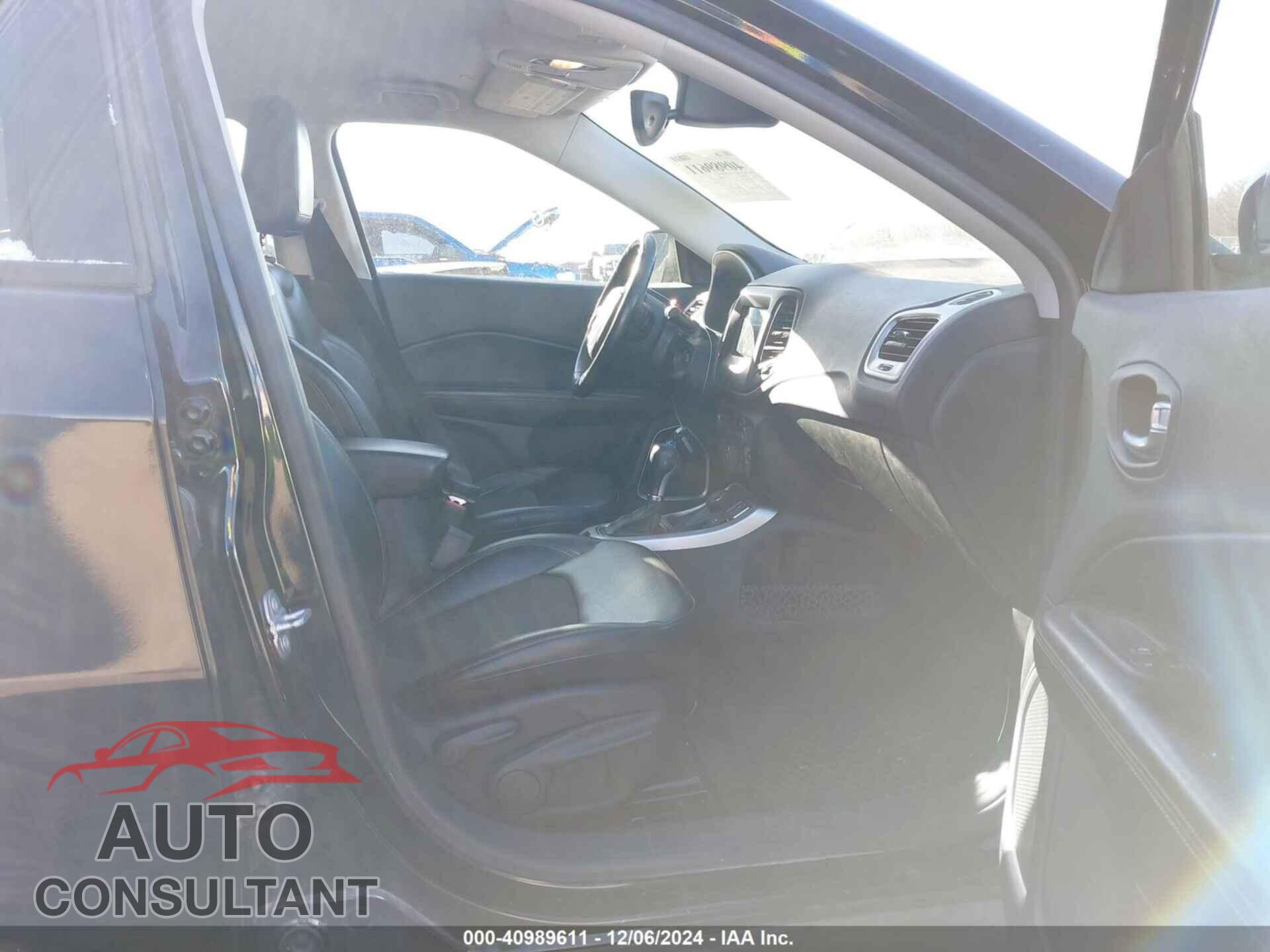 JEEP COMPASS 2018 - 3C4NJDBB5JT201969