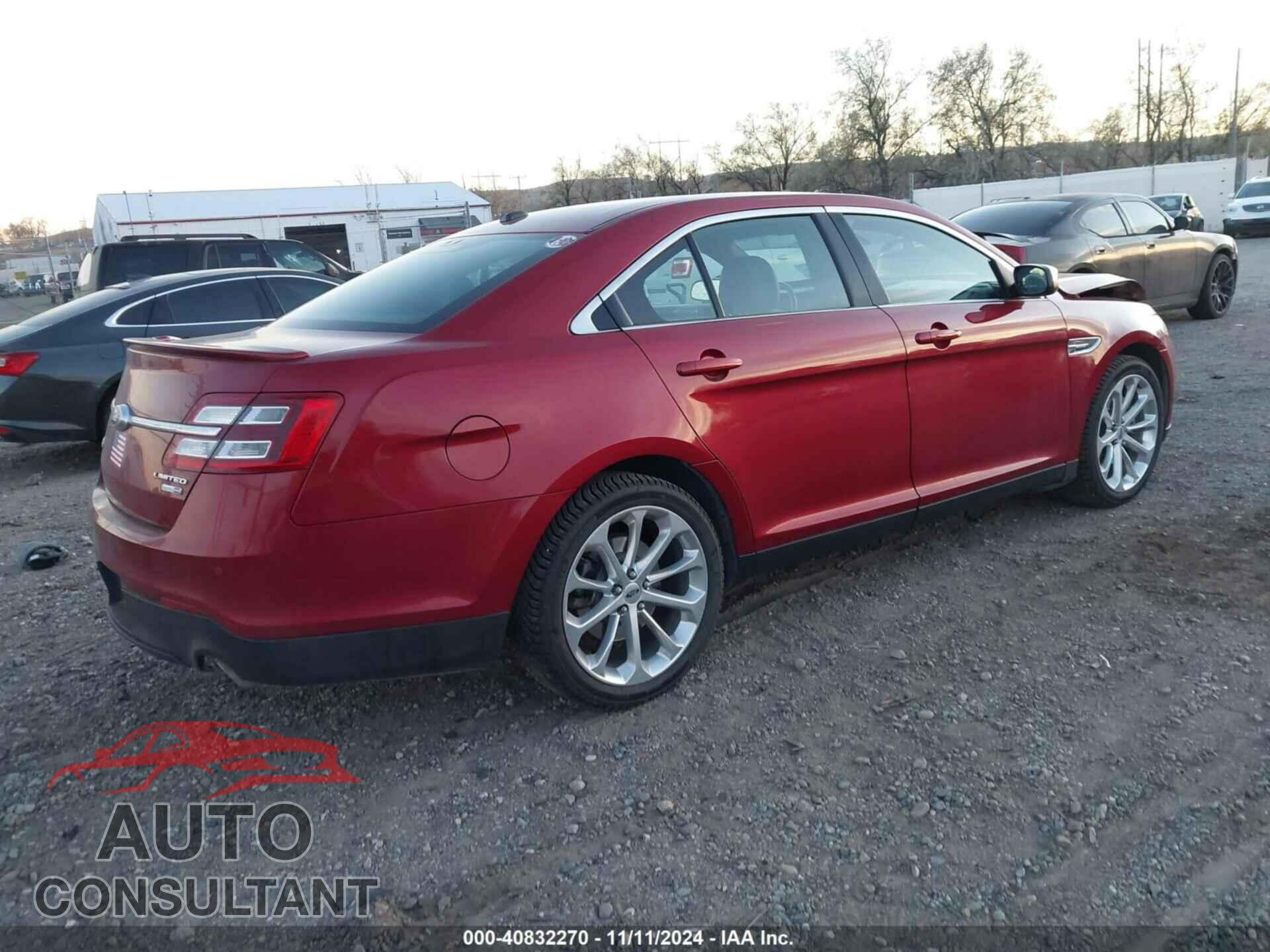 FORD TAURUS 2018 - 1FAHP2J80JG120765
