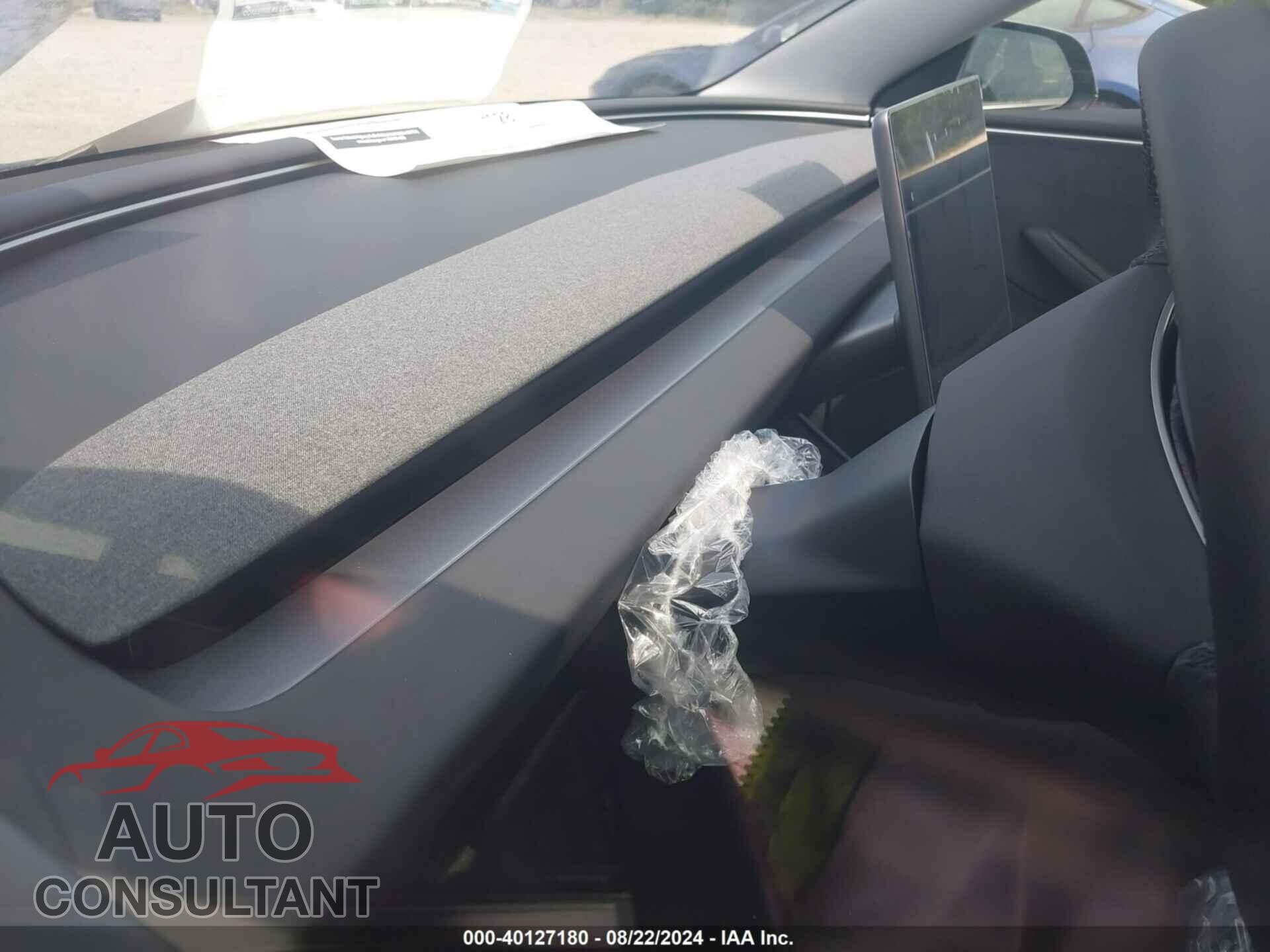 TESLA MODEL 3 2024 - 5YJ3E1EB8RF795683