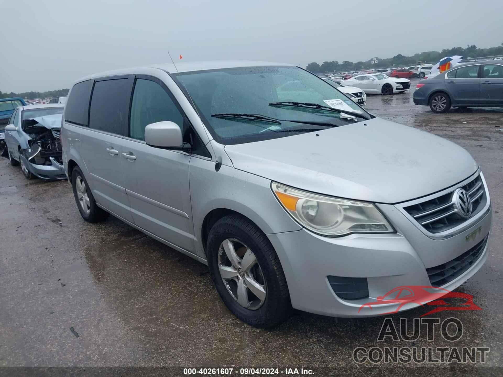 VOLKSWAGEN ROUTAN 2010 - 2V4RW3D12AR186695