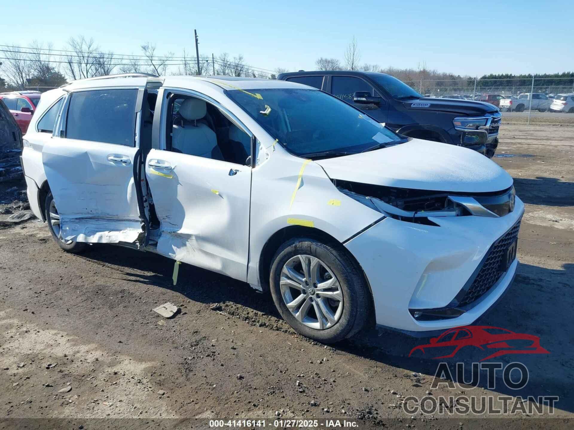 TOYOTA SIENNA 2023 - 5TDDSKFC6PS107134