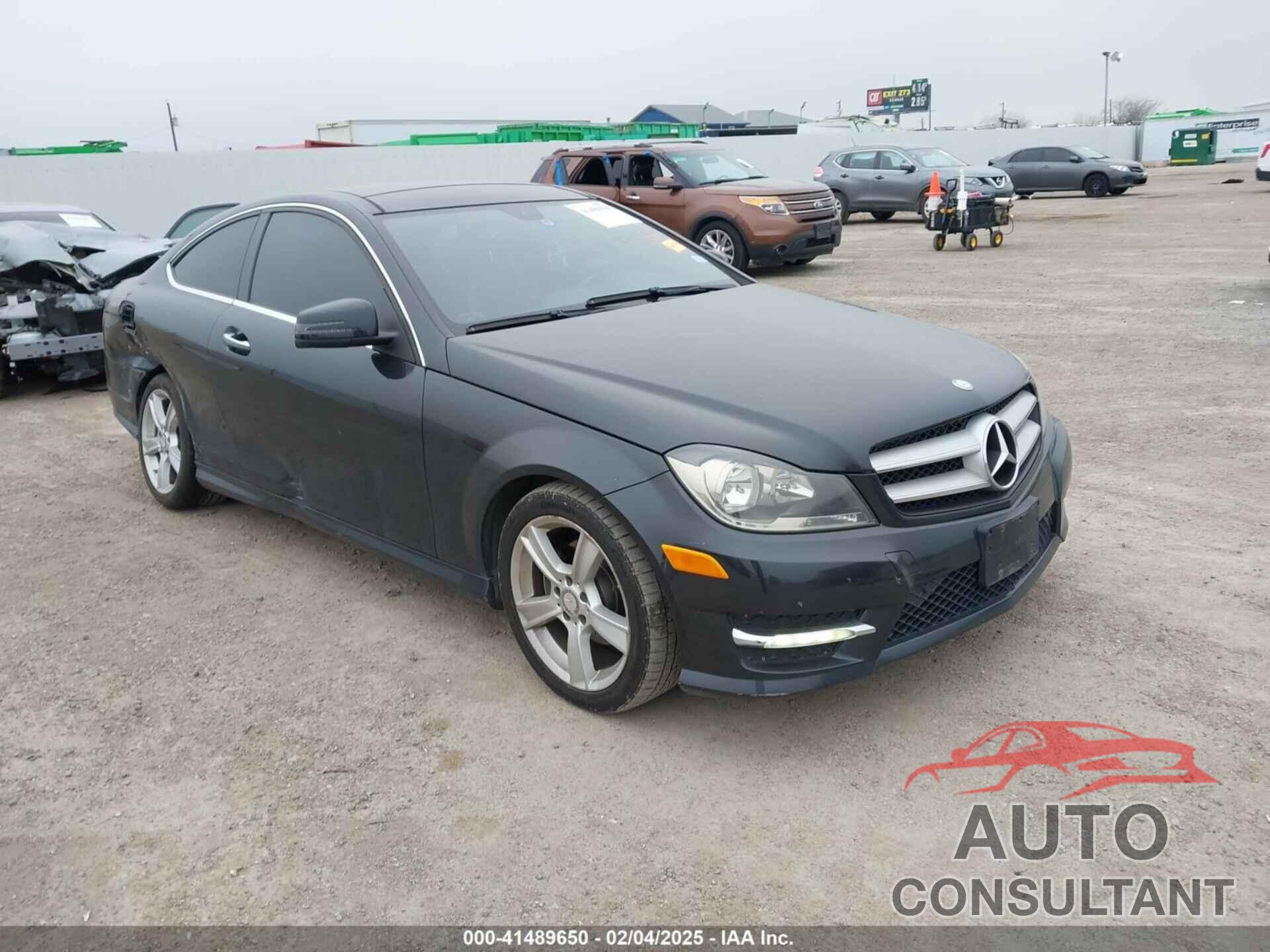 MERCEDES-BENZ C 250 2013 - WDDGJ4HB9DG052612