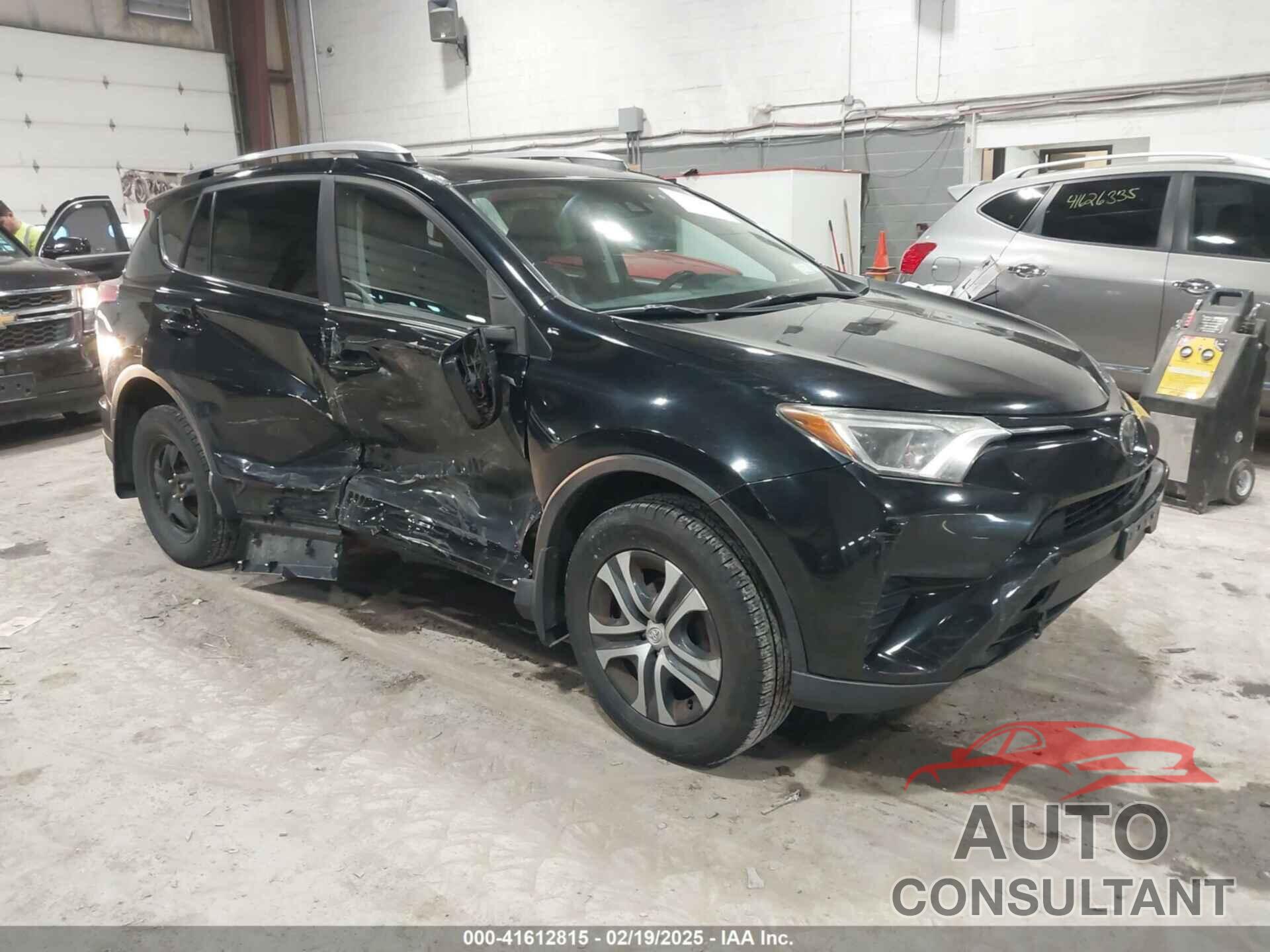 TOYOTA RAV4 2017 - 2T3BFREV8HW571887