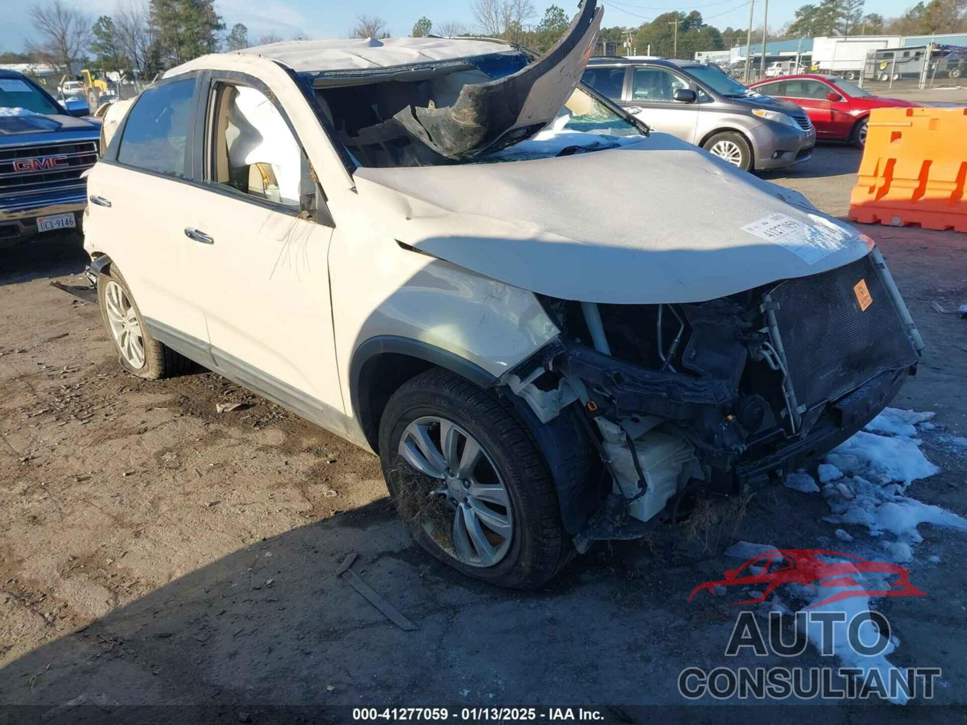 KIA SORENTO 2011 - 5XYKU4A20BG112489
