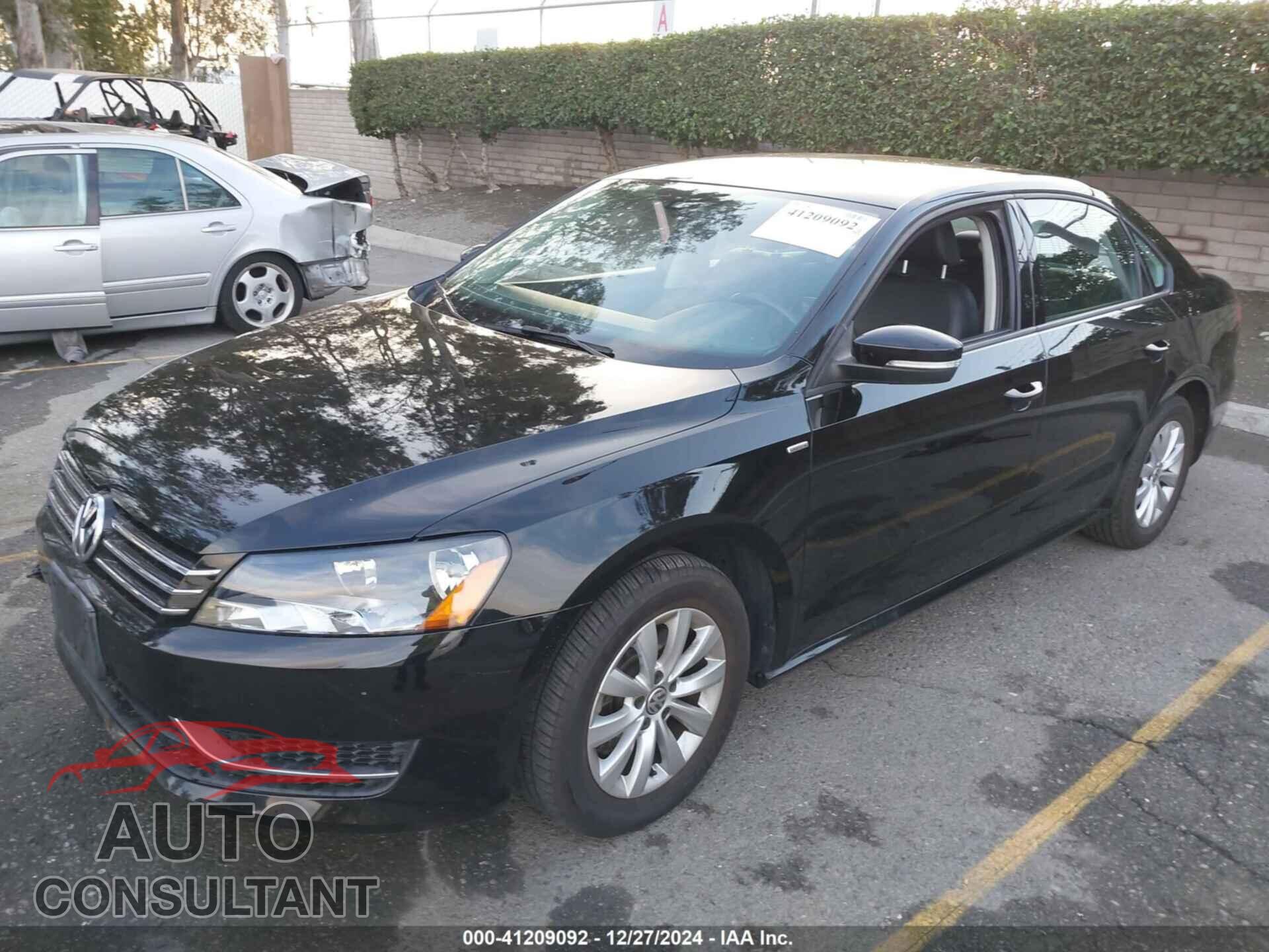 VOLKSWAGEN PASSAT 2015 - 1VWAT7A32FC024656