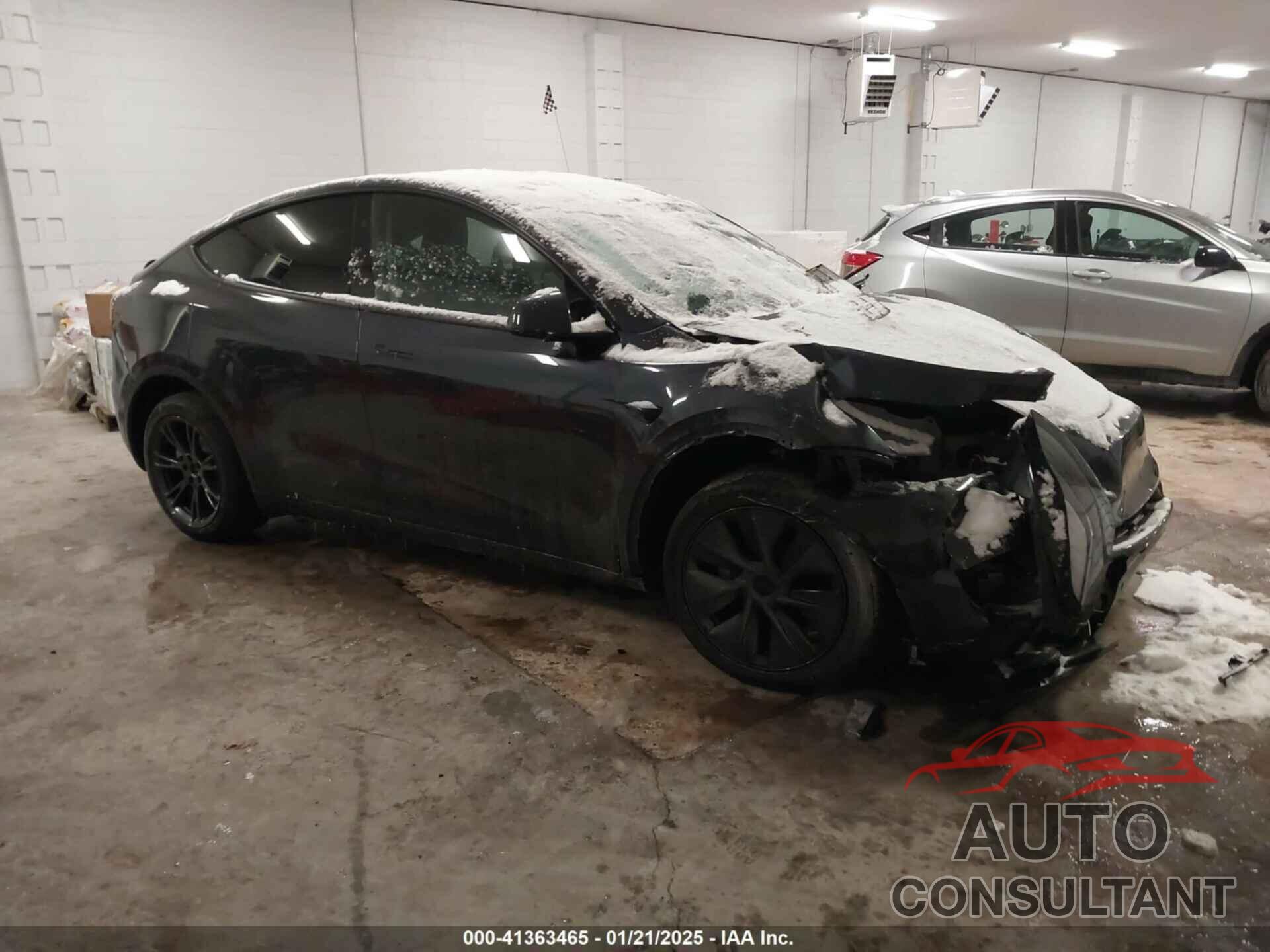 TESLA MODEL Y 2025 - 7SAYGDED3SF269554