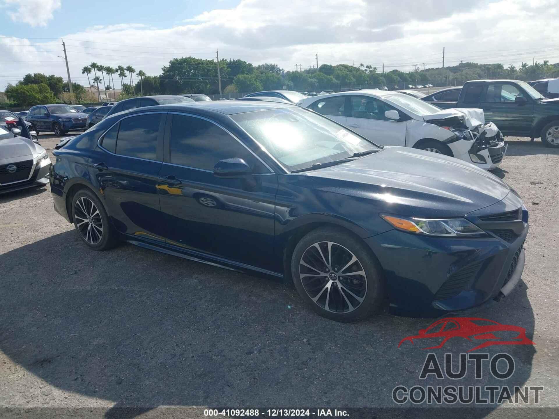 TOYOTA CAMRY 2018 - 4T1B11HK6JU587036