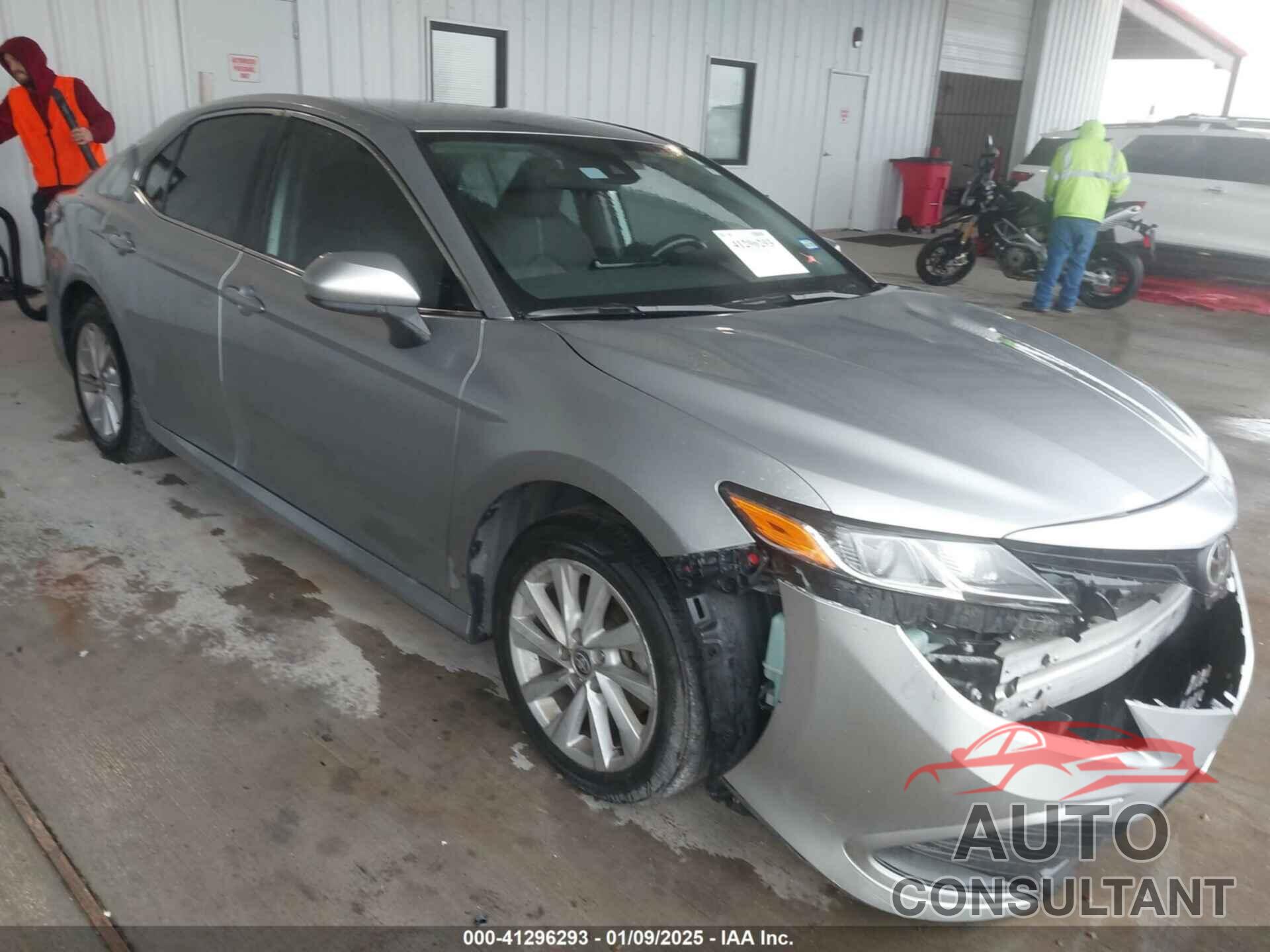 TOYOTA CAMRY 2022 - 4T1C11AK5NU690579