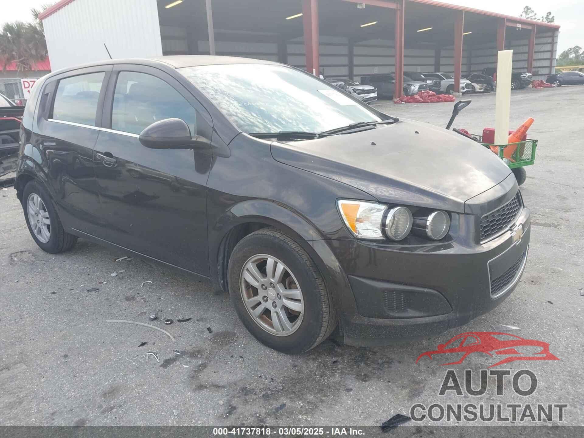 CHEVROLET SONIC 2015 - 1G1JC6SH2F4161722