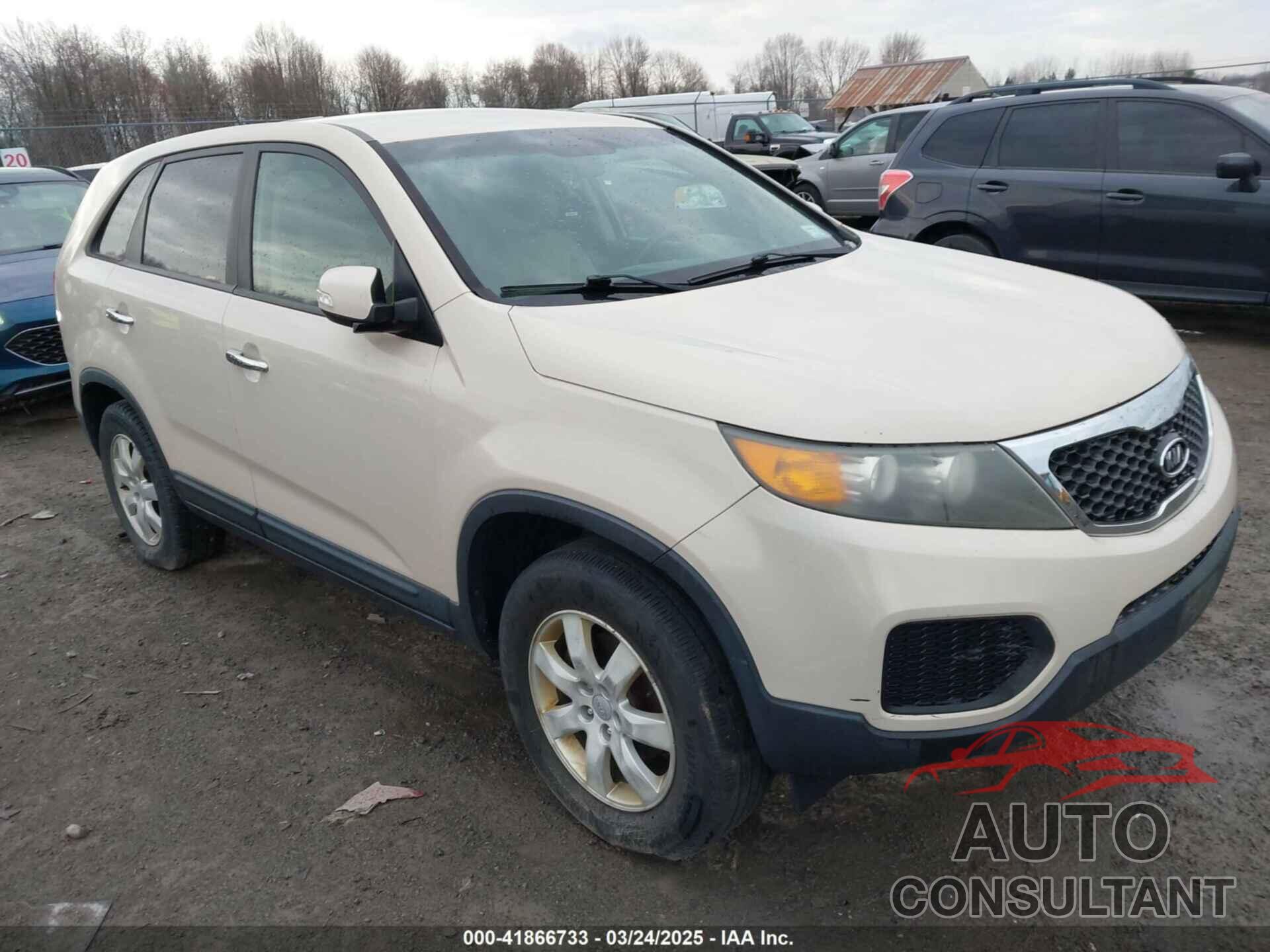 KIA SORENTO 2011 - 5XYKT3A11BG048614