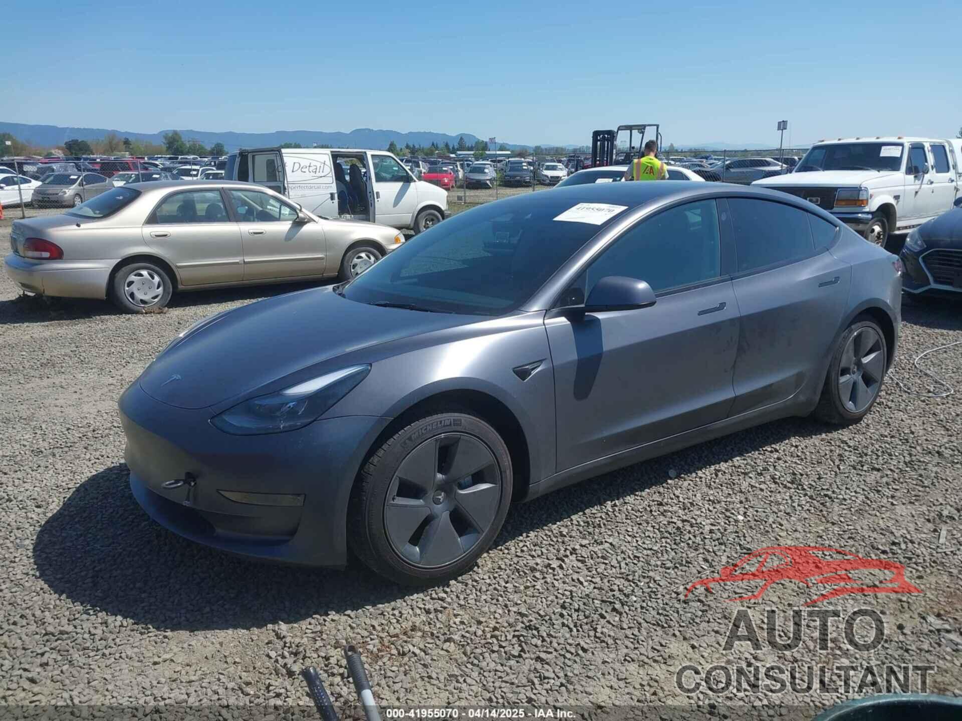 TESLA MODEL 3 2023 - 5YJ3E1EA3PF705831