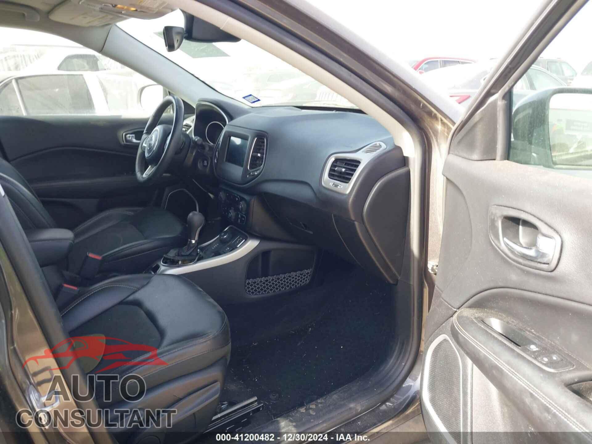 JEEP COMPASS 2018 - 3C4NJDBB2JT361002