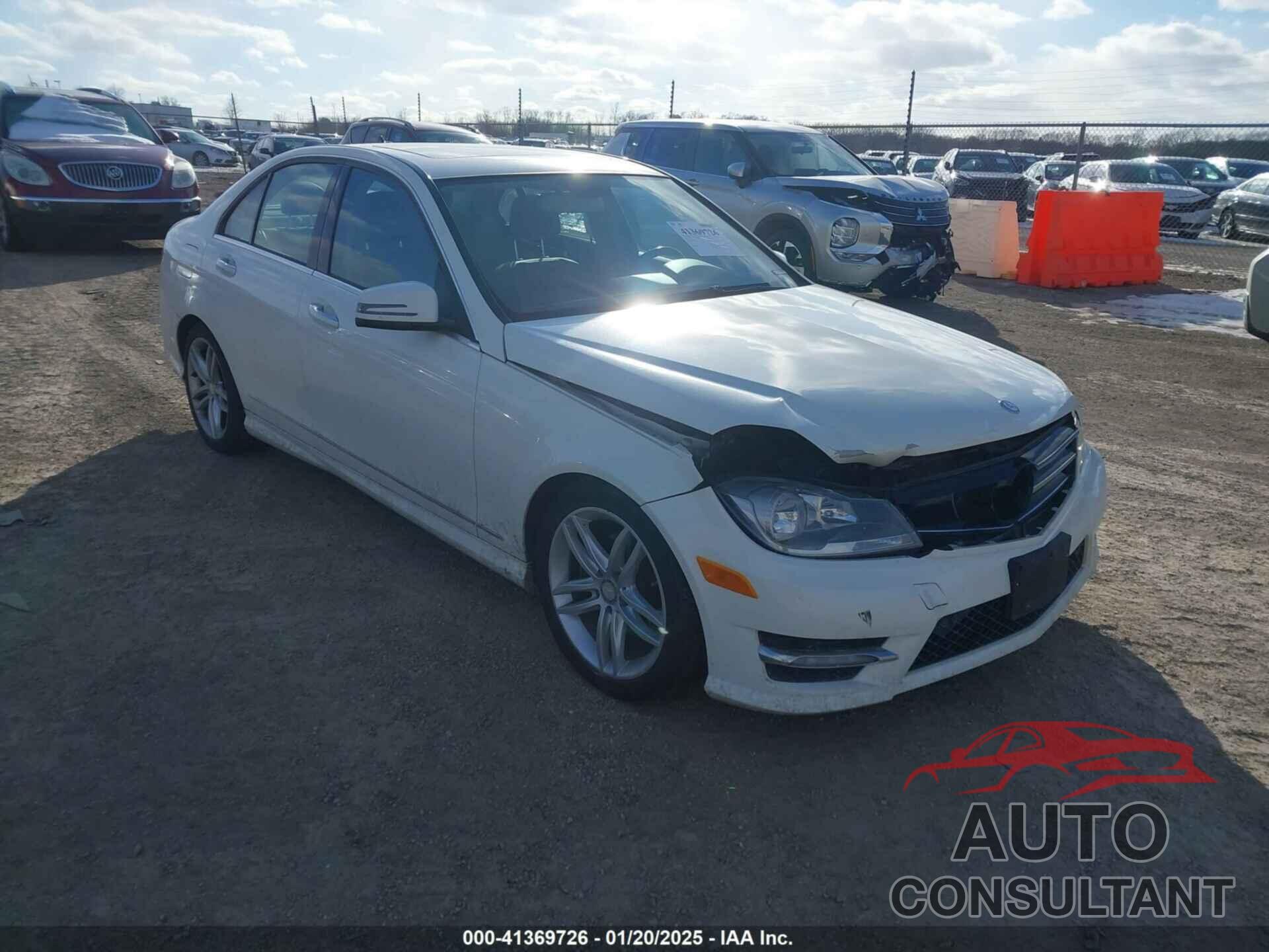 MERCEDES-BENZ C 300 2012 - WDDGF8BBXCR240415