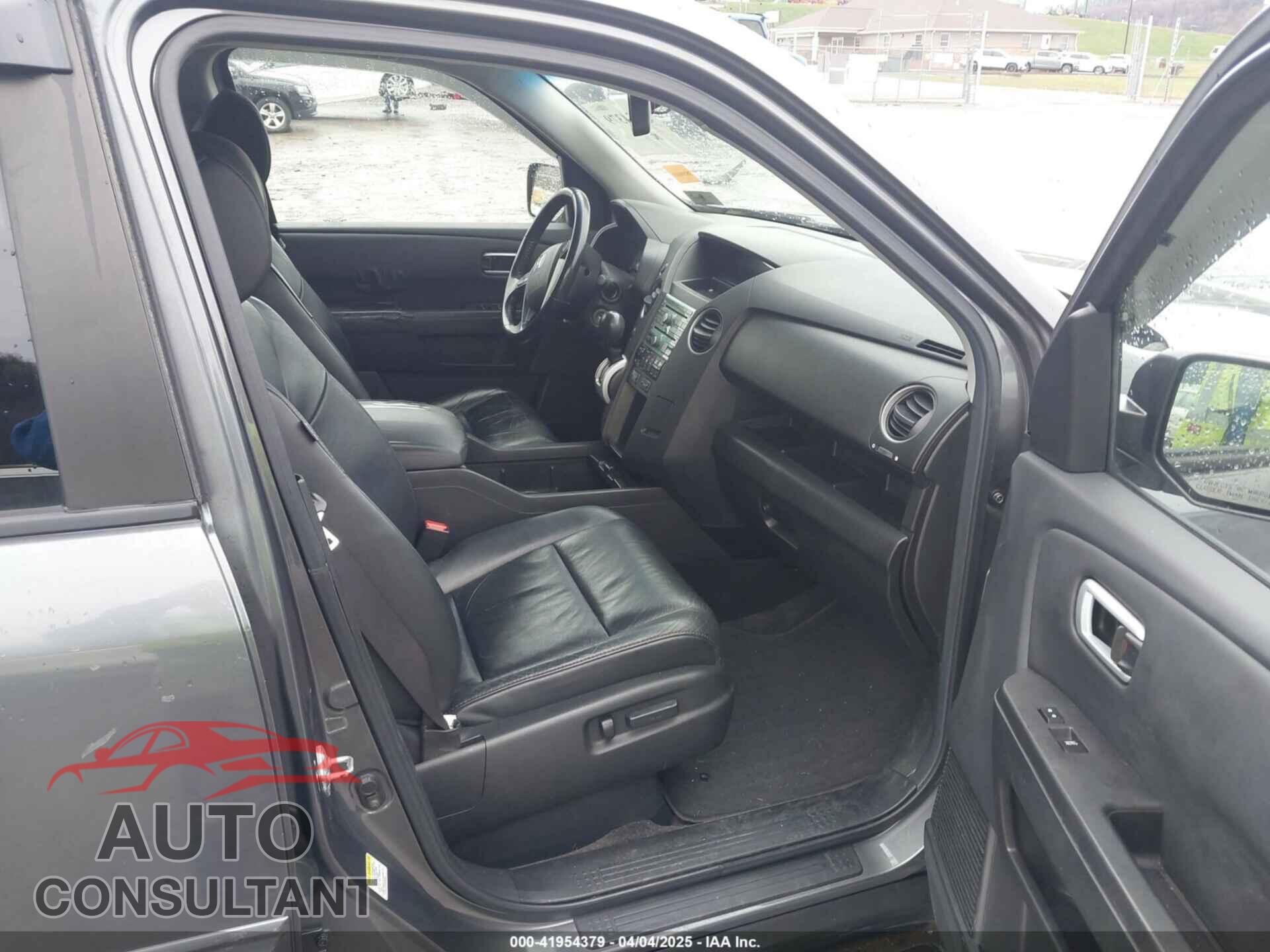 HONDA PILOT 2011 - 5FNYF4H67BB001622